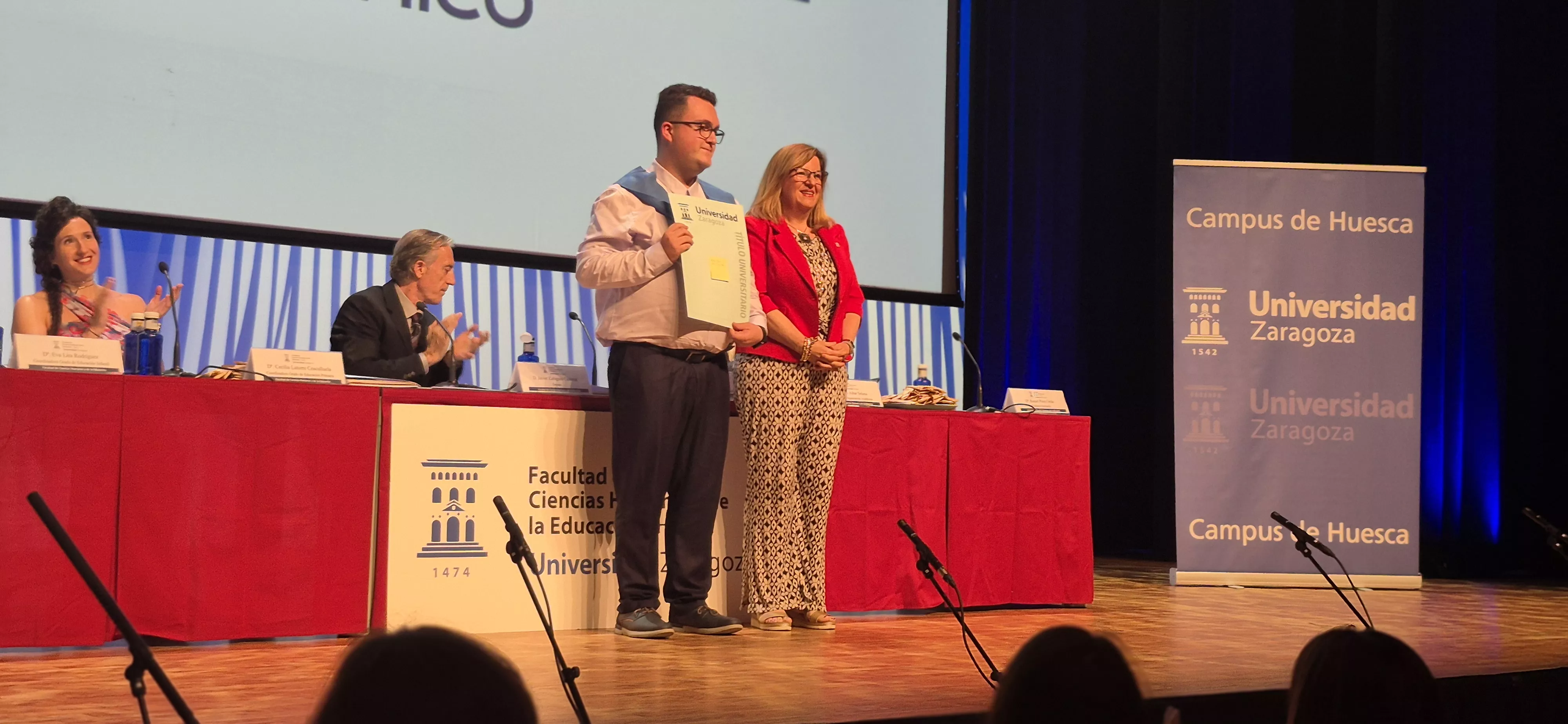 Graduación de más de 230 maestras y maestros en el Campus de Huesca. Foto Myriam Martínez