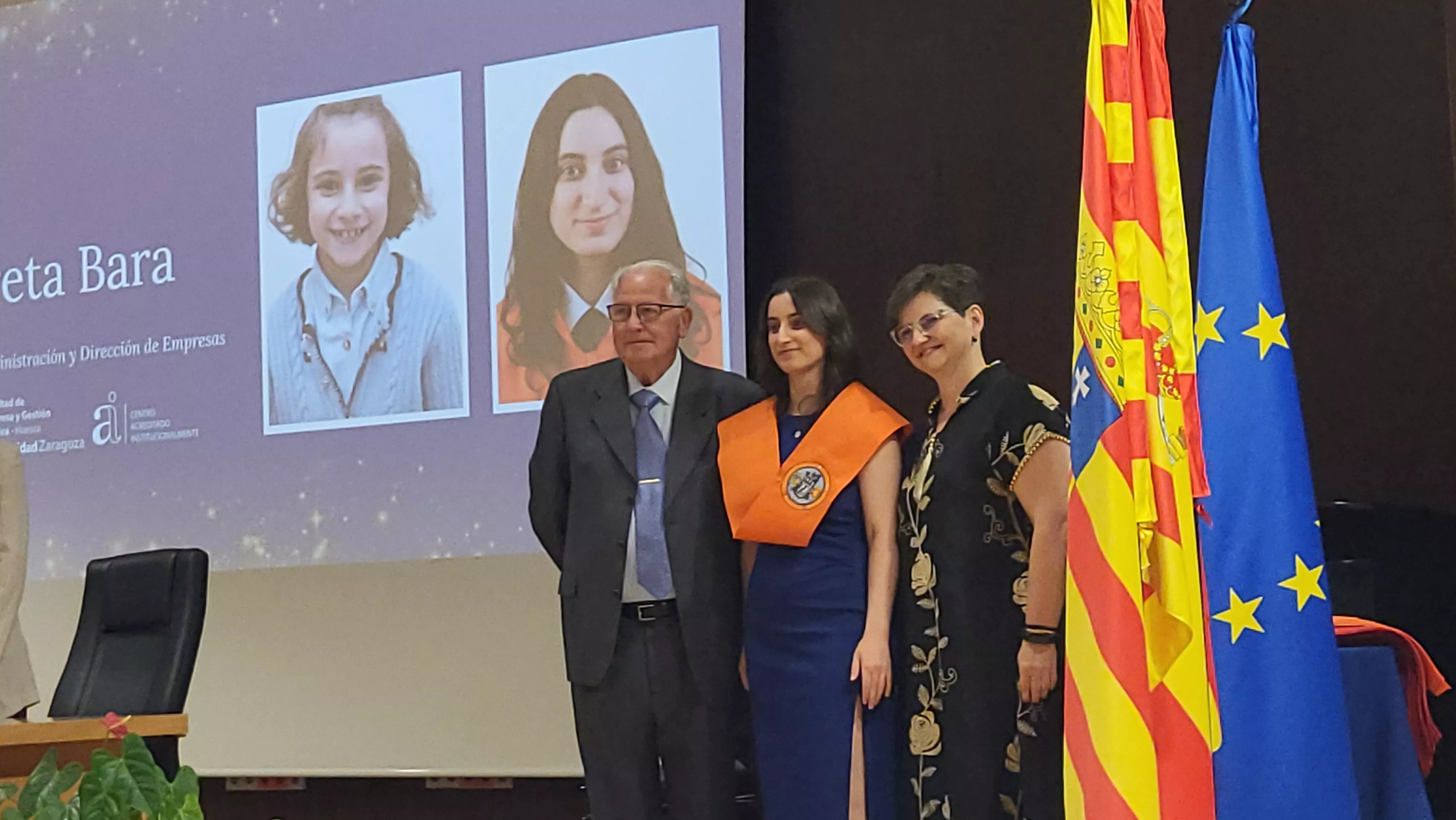 Entrega de bandas de graduación de la Facultad de Empresa y Gestión Pública. Foto Mercedes Manterola