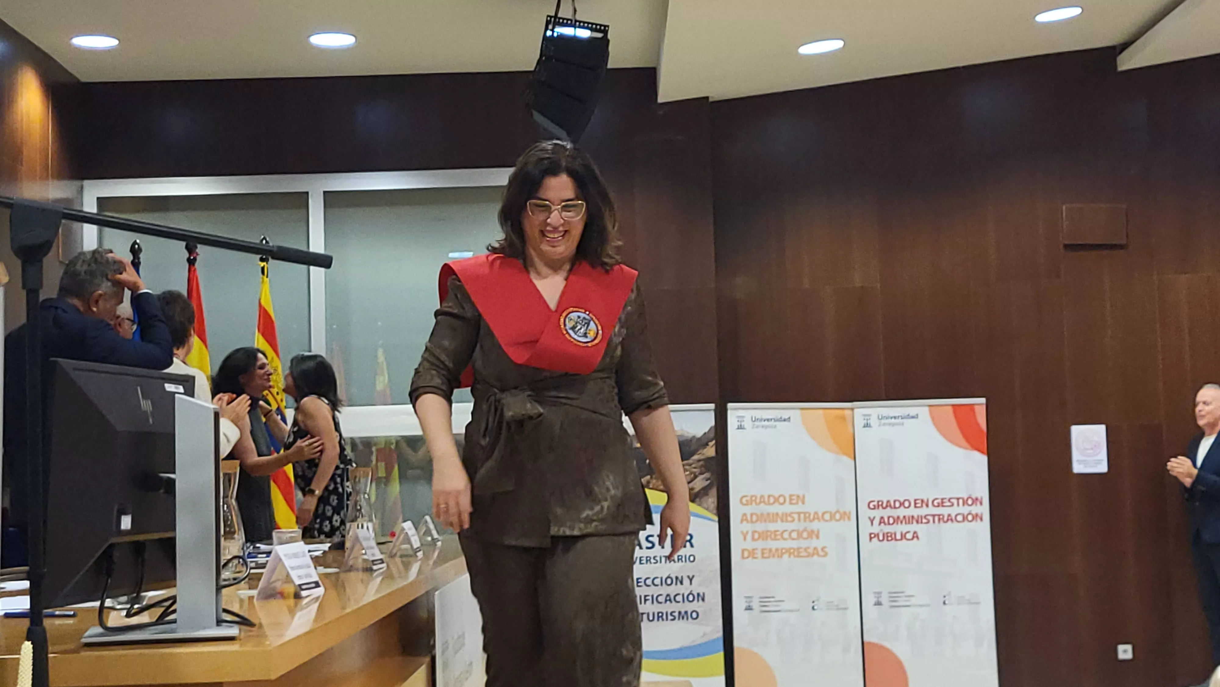 Entrega de bandas de graduación de la Facultad de Empresa y Gestión Pública. Foto Mercedes Manterola