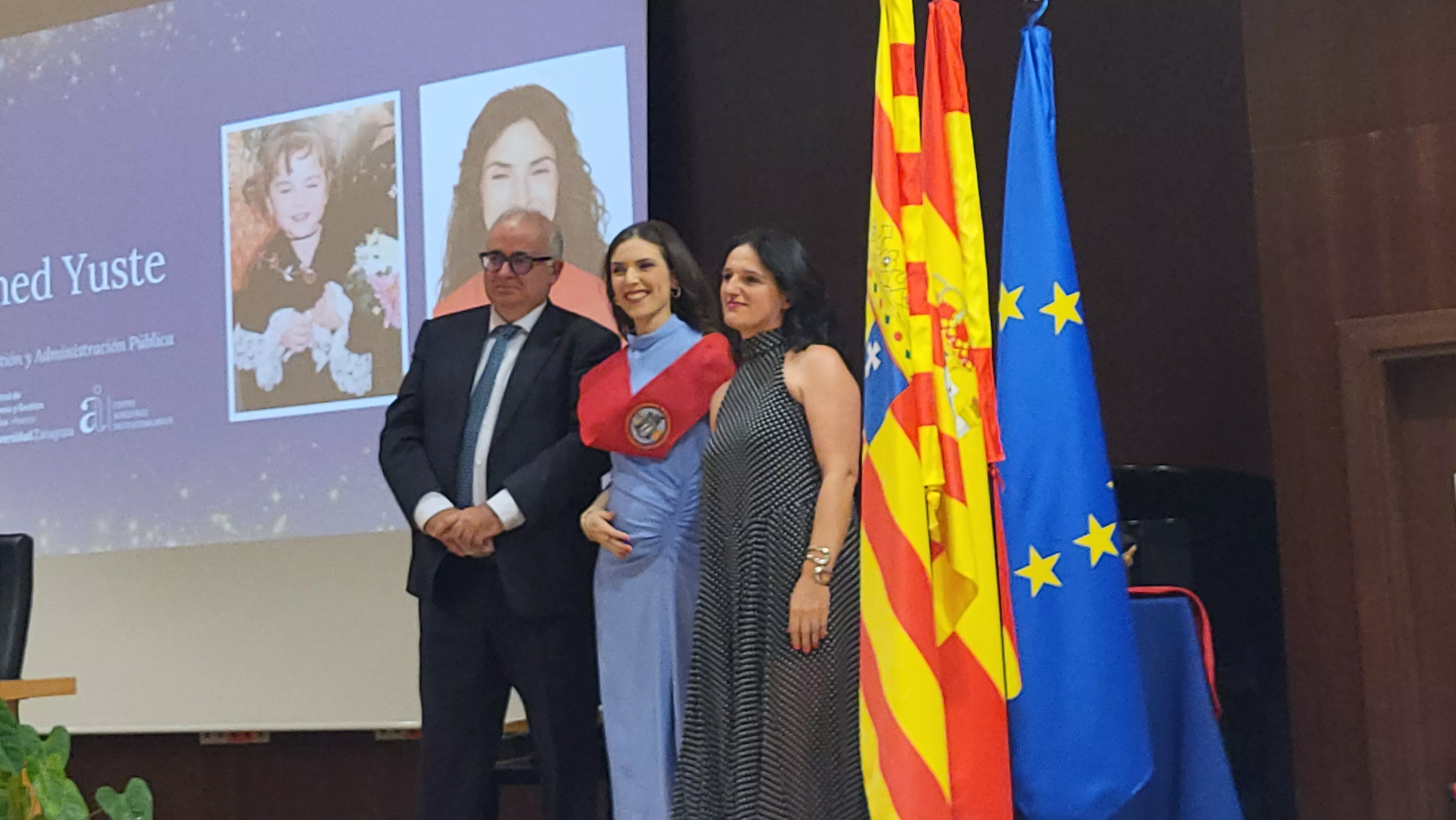 Entrega de bandas de graduación de la Facultad de Empresa y Gestión Pública. Foto Mercedes Manterola