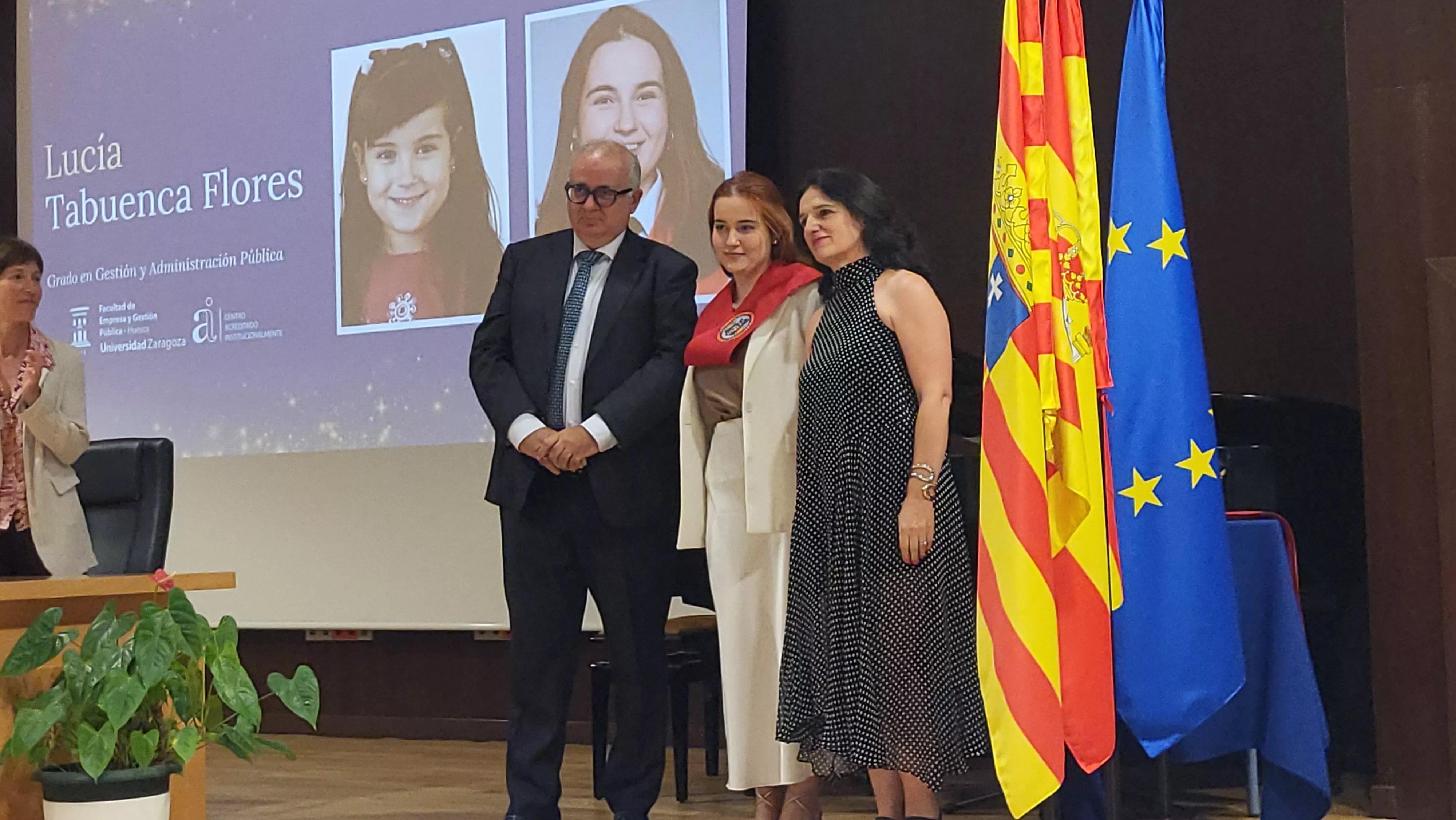 Entrega de bandas de graduación de la Facultad de Empresa y Gestión Pública. Foto Mercedes Manterola