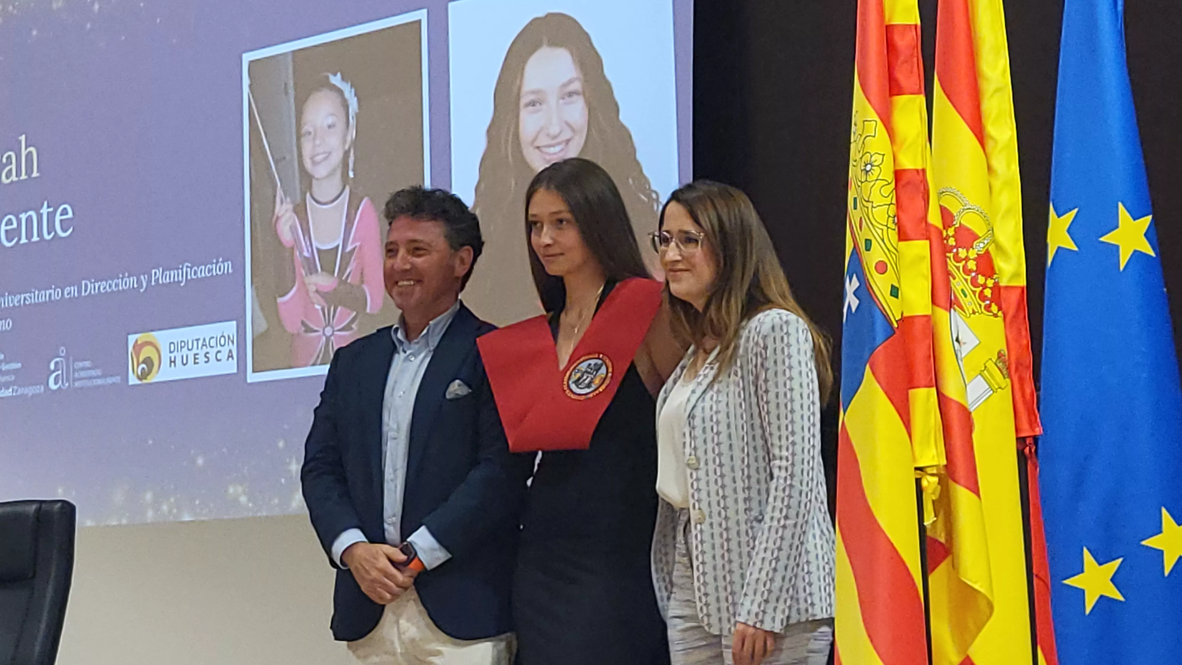 Entrega de bandas de graduación de la Facultad de Empresa y Gestión Pública. Foto Mercedes Manterola
