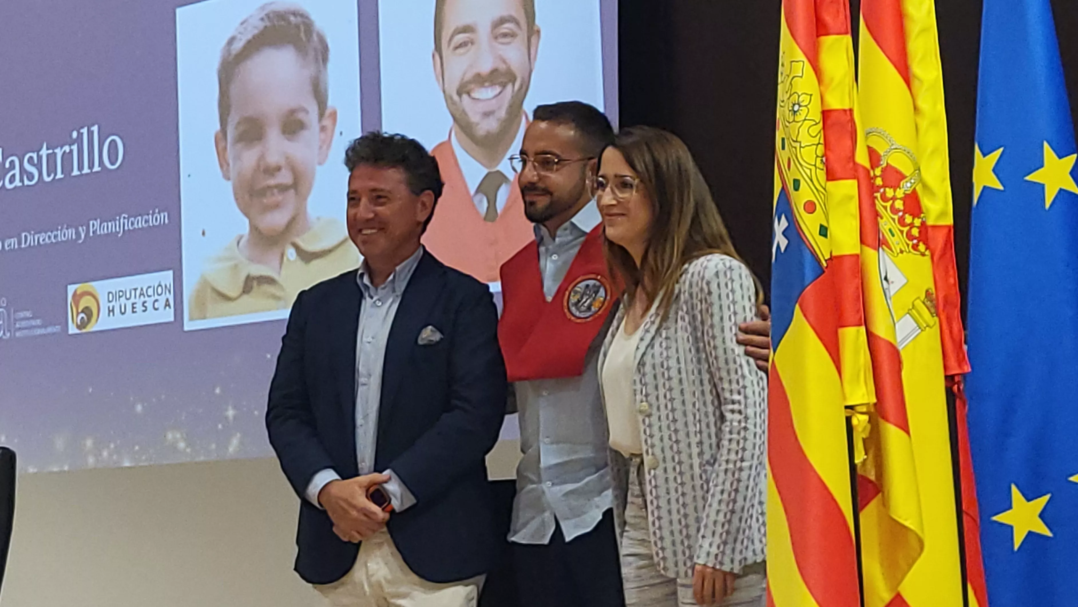 Entrega de bandas de graduación de la Facultad de Empresa y Gestión Pública. Foto Mercedes Manterola