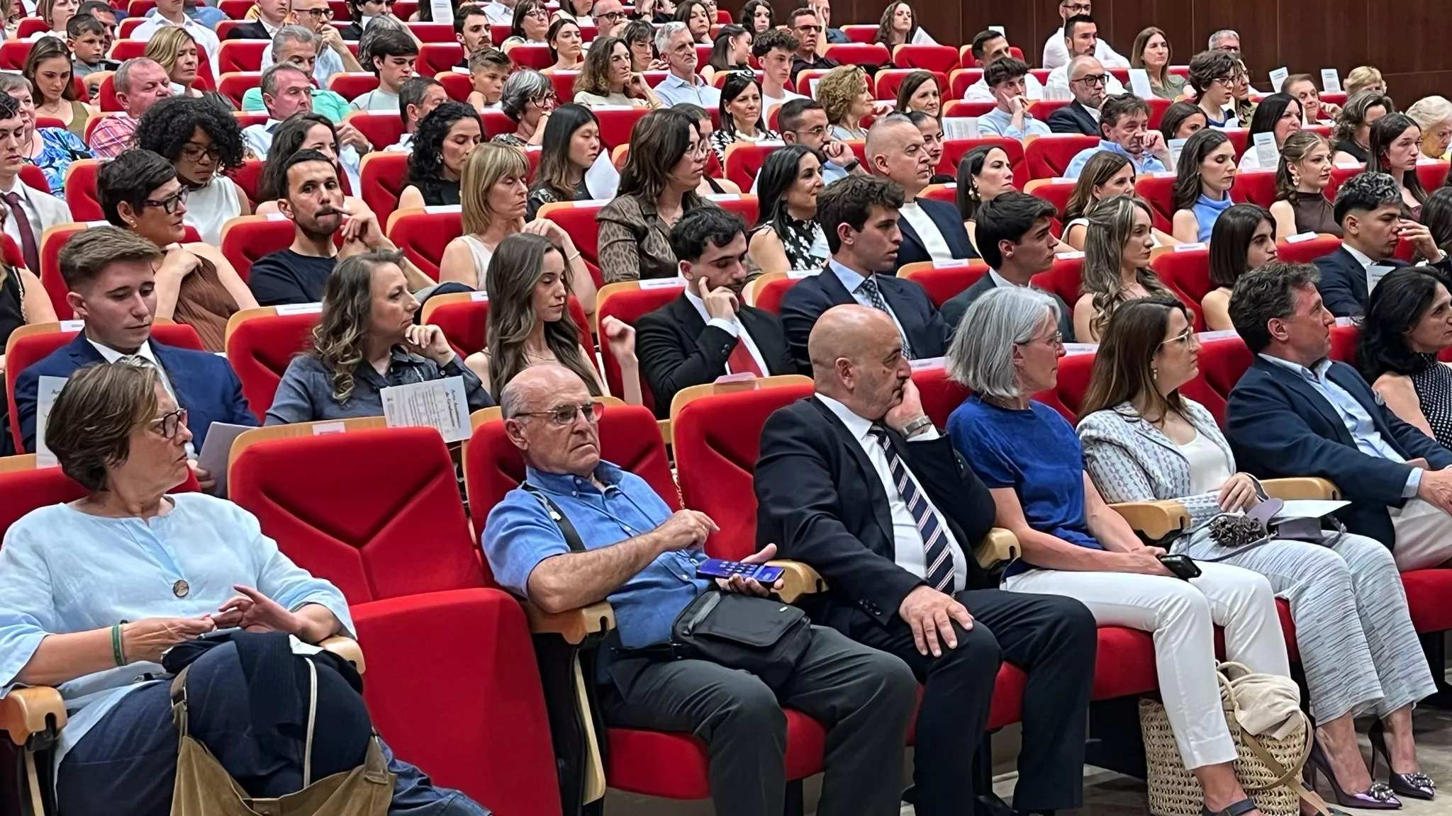 Entrega de bandas de graduación de la Facultad de Empresa y Gestión Pública. Foto Mercedes Manterola