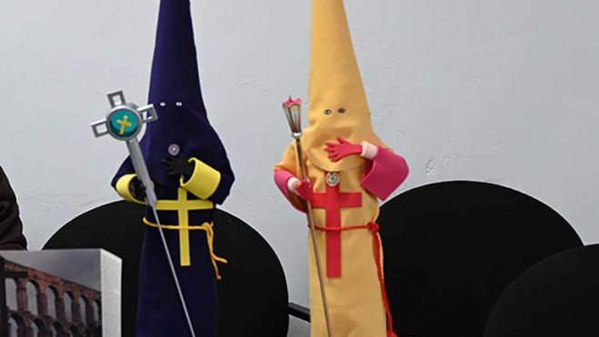 El cartel y parte de la obra de Carlos Jalle que irá a parar a su exposición previa a la Semana Santa El cartel y parte de la obra de Carlos Jalle que irá a parar a su exposición previa a la Semana Santa