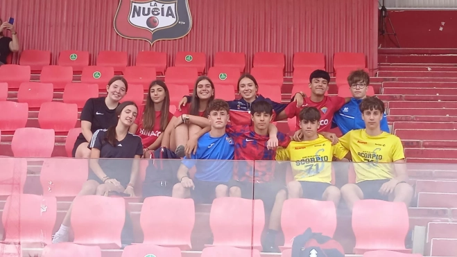 Grupo de atletas entre los que hay varios altoaragoneses en La Nucía