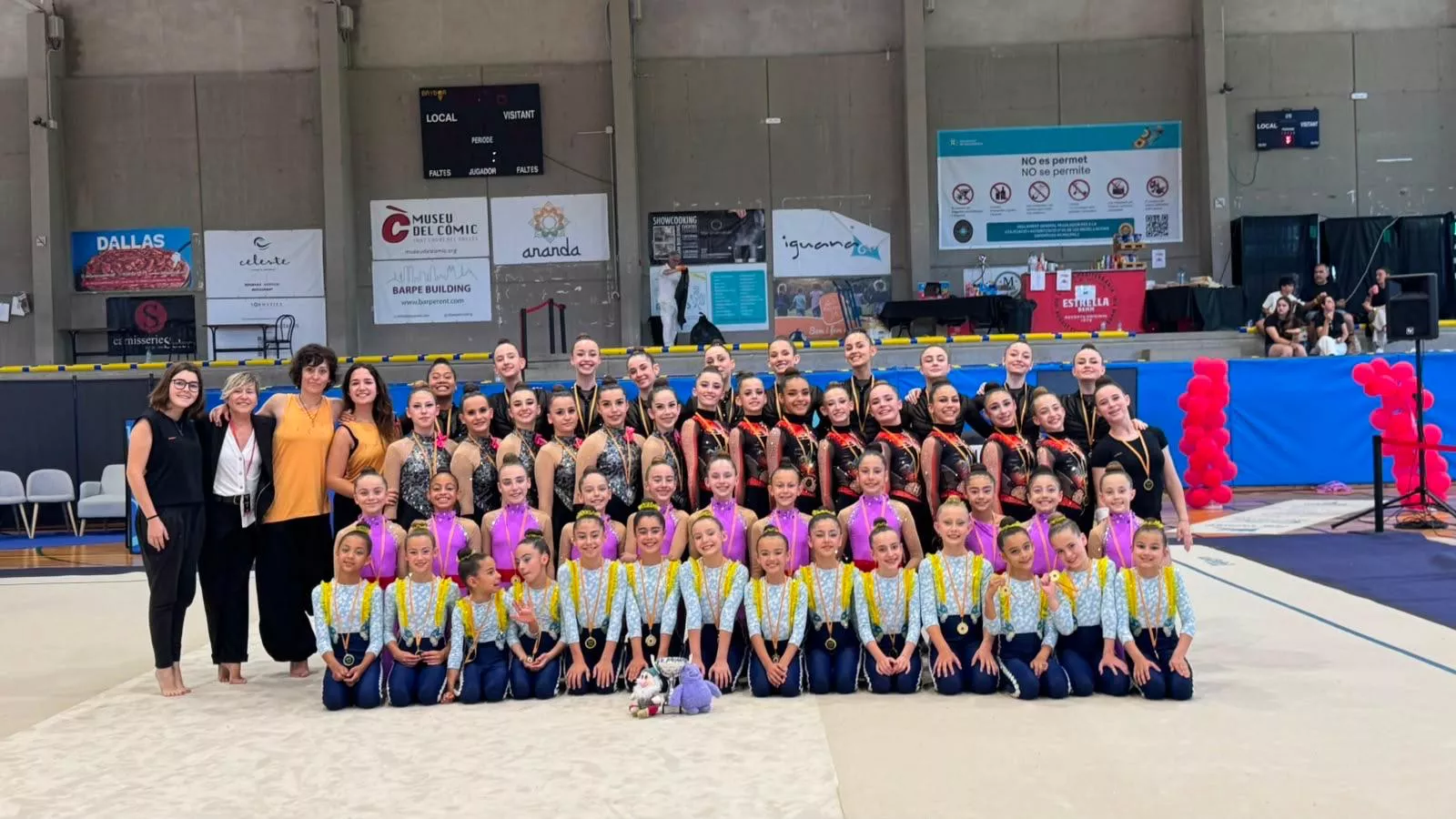 Foto de familia de los equipos del Club 90
