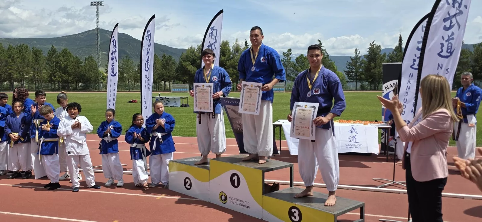 Imágenes del Torneo Nacional de Katas de nanbudo de Sabiñánigo