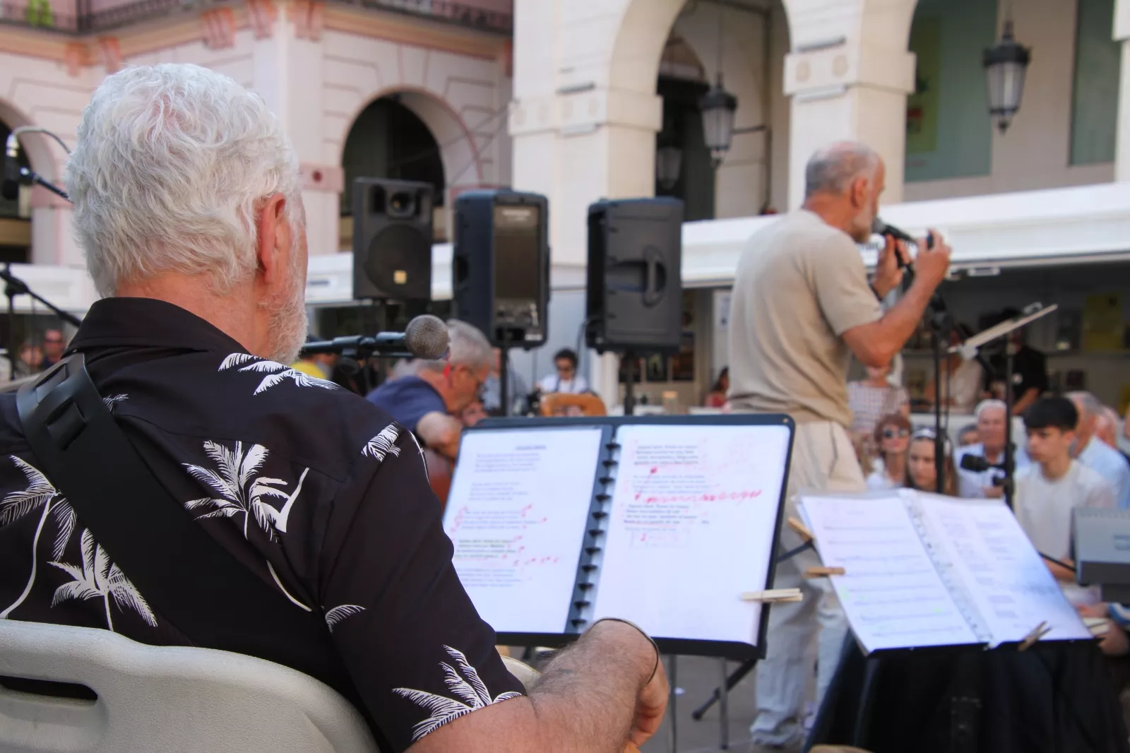 Actuación de Cascoviejo en la Feria del Libro de Huesca. Foto Carlos Neofato