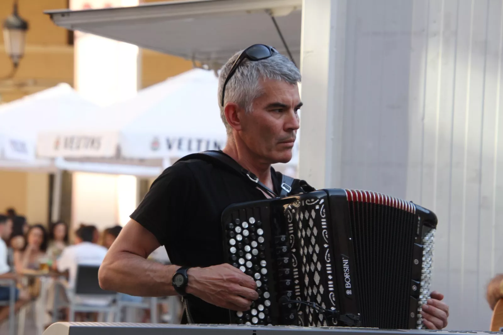 Actuación de Cascoviejo en la Feria del Libro de Huesca. Foto Carlos Neofato