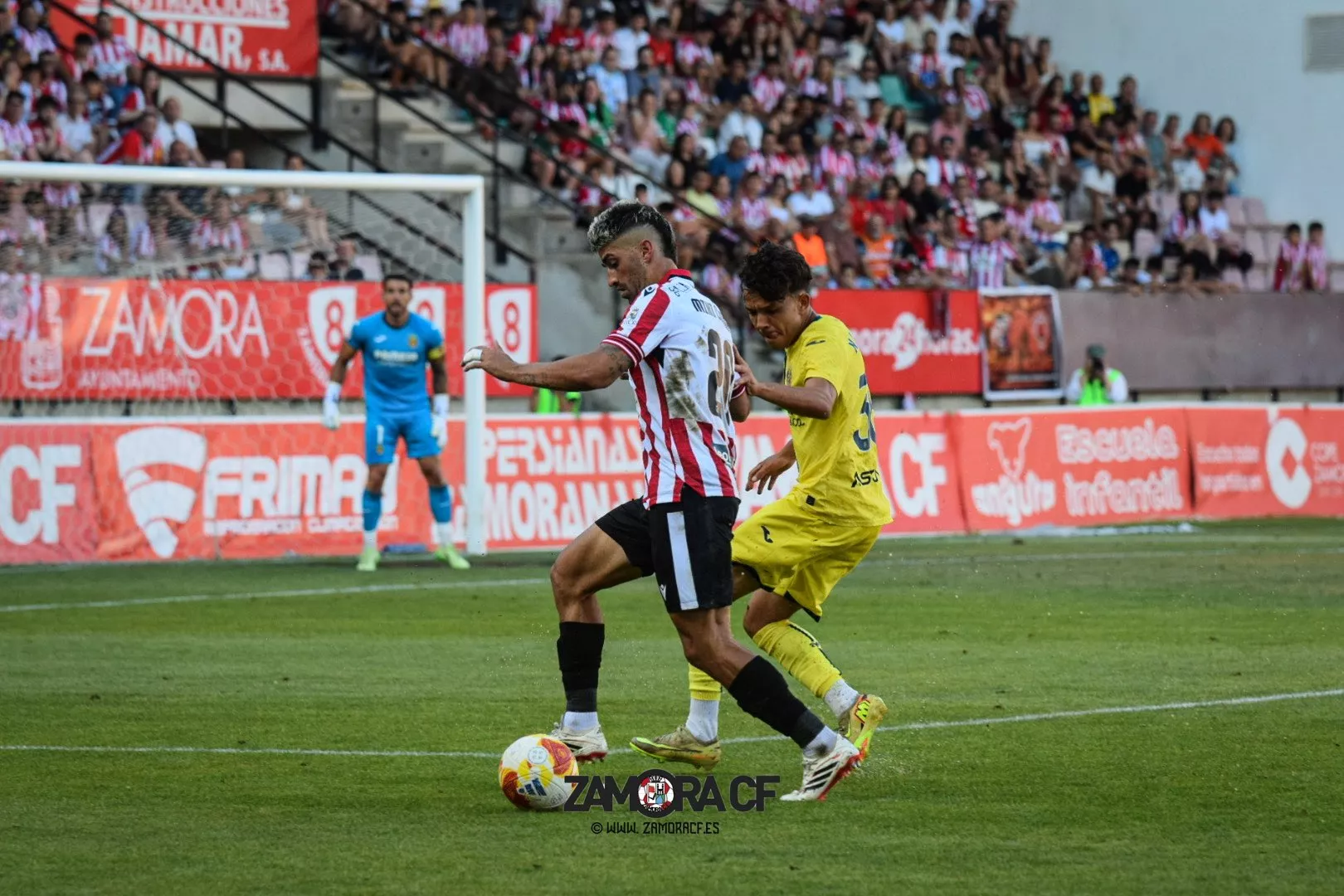 Victoria del Zamora ante el Villarreal B, que dice adiós al ascenso. Confirmados 38 de 40 equipos de Primera RFEF: Huesca sigue conociendo posibles rivales. Foto: @ZCFoficial 