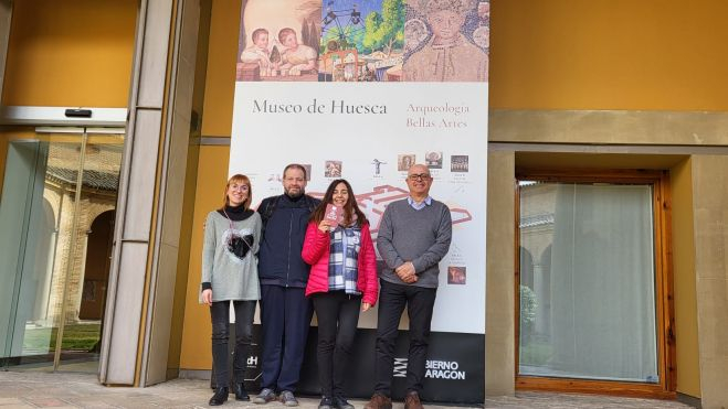 Silvia Galindo, Alejandro Martínez, Cristina Monzón y Fernando Sarría, en el Museo de Huesca
