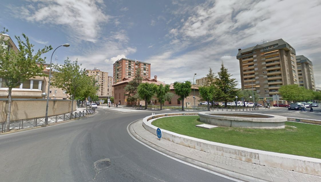 Plaza de Luis Buñuel e inicio de la avenida Pirineos.
