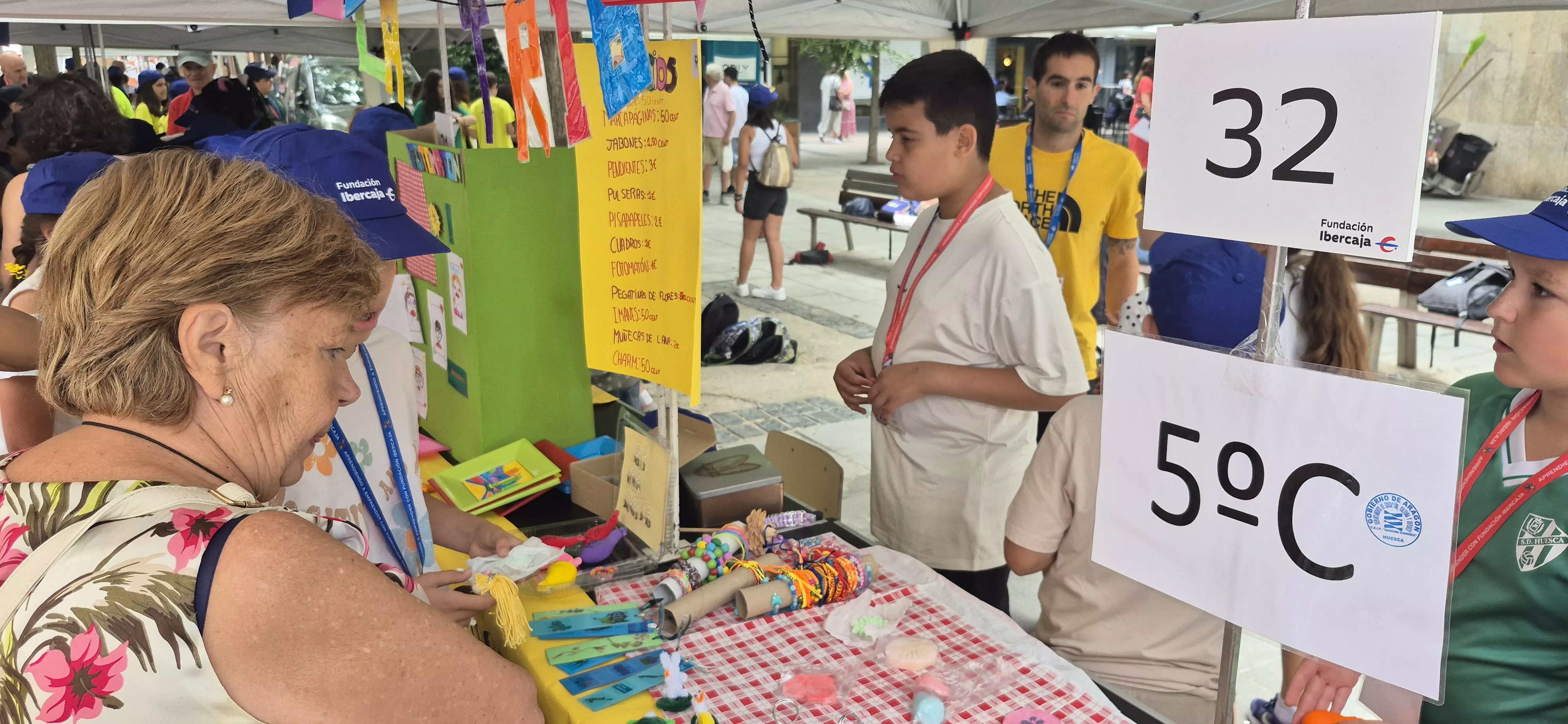 Mercado de Cooperativas Escolares de la Fundación Ibercaja. Foto Myriam Martínez