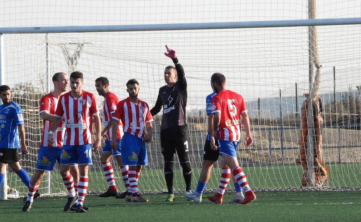 Un momento del Barbastro 2-2 Épila.