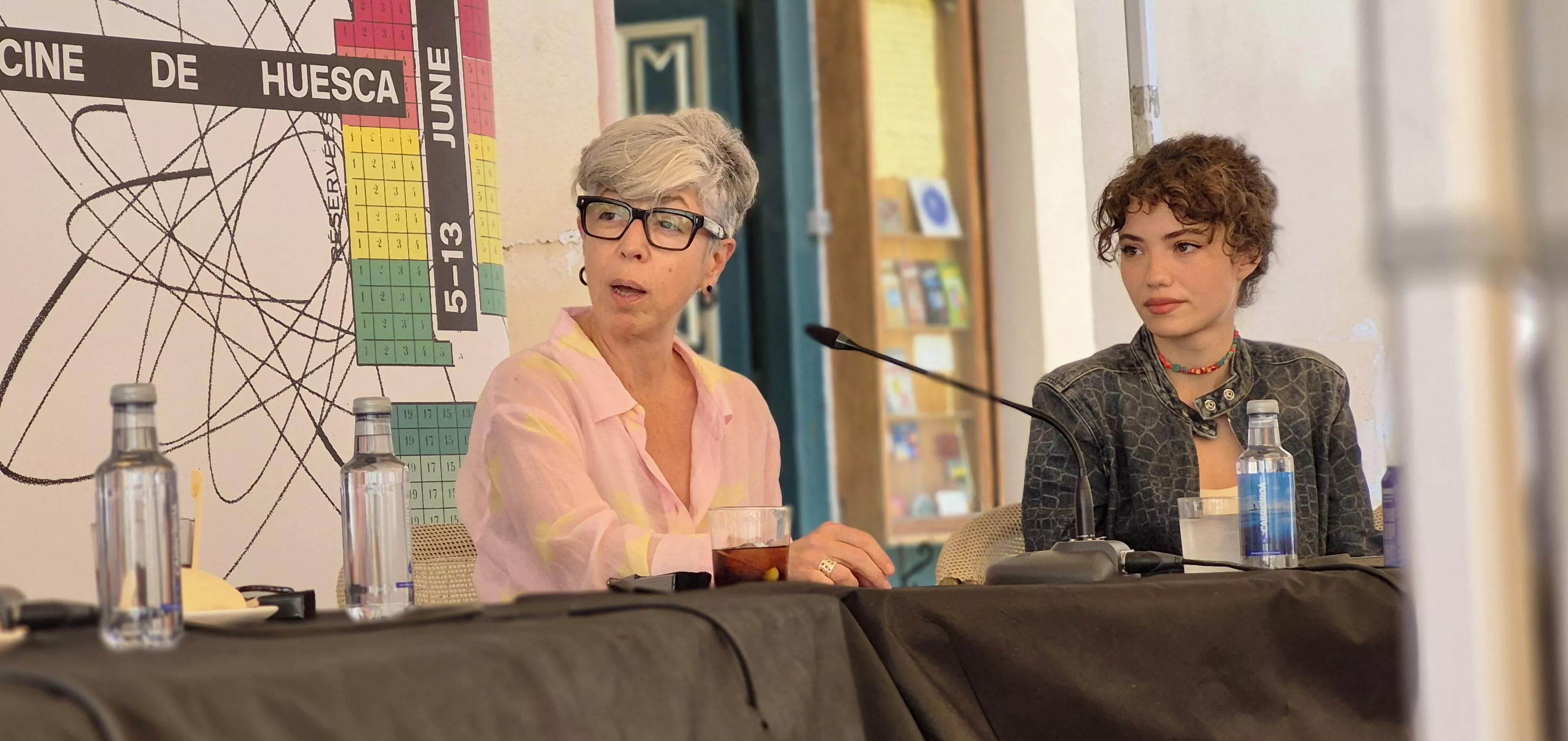 Raquel Fernández y Gabriela Andrada, en el Festival Internacional de Cine de Huesca. Foto Myriam Martínez