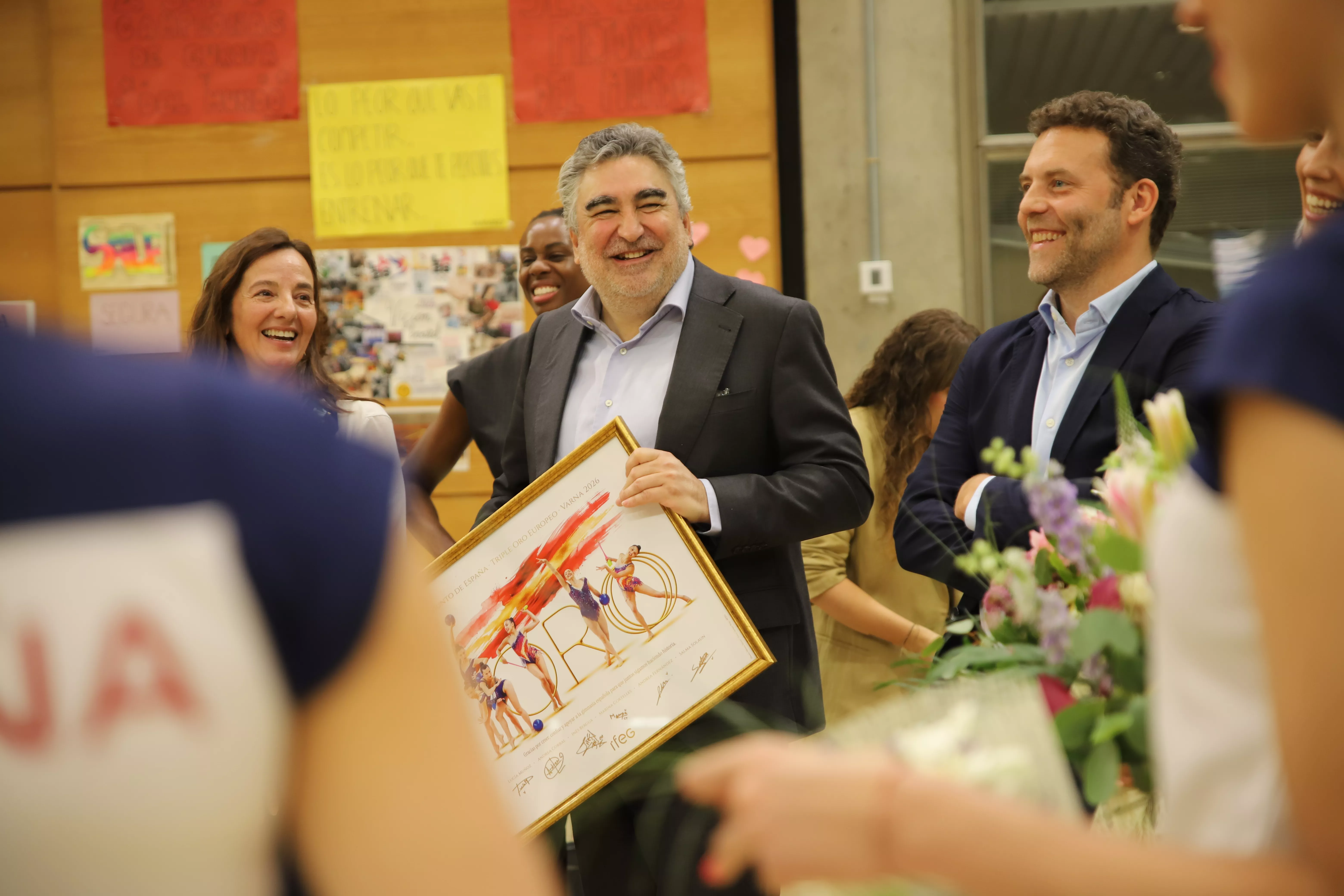 El presidente del CSD con el equipo español de gimnasia rítmica