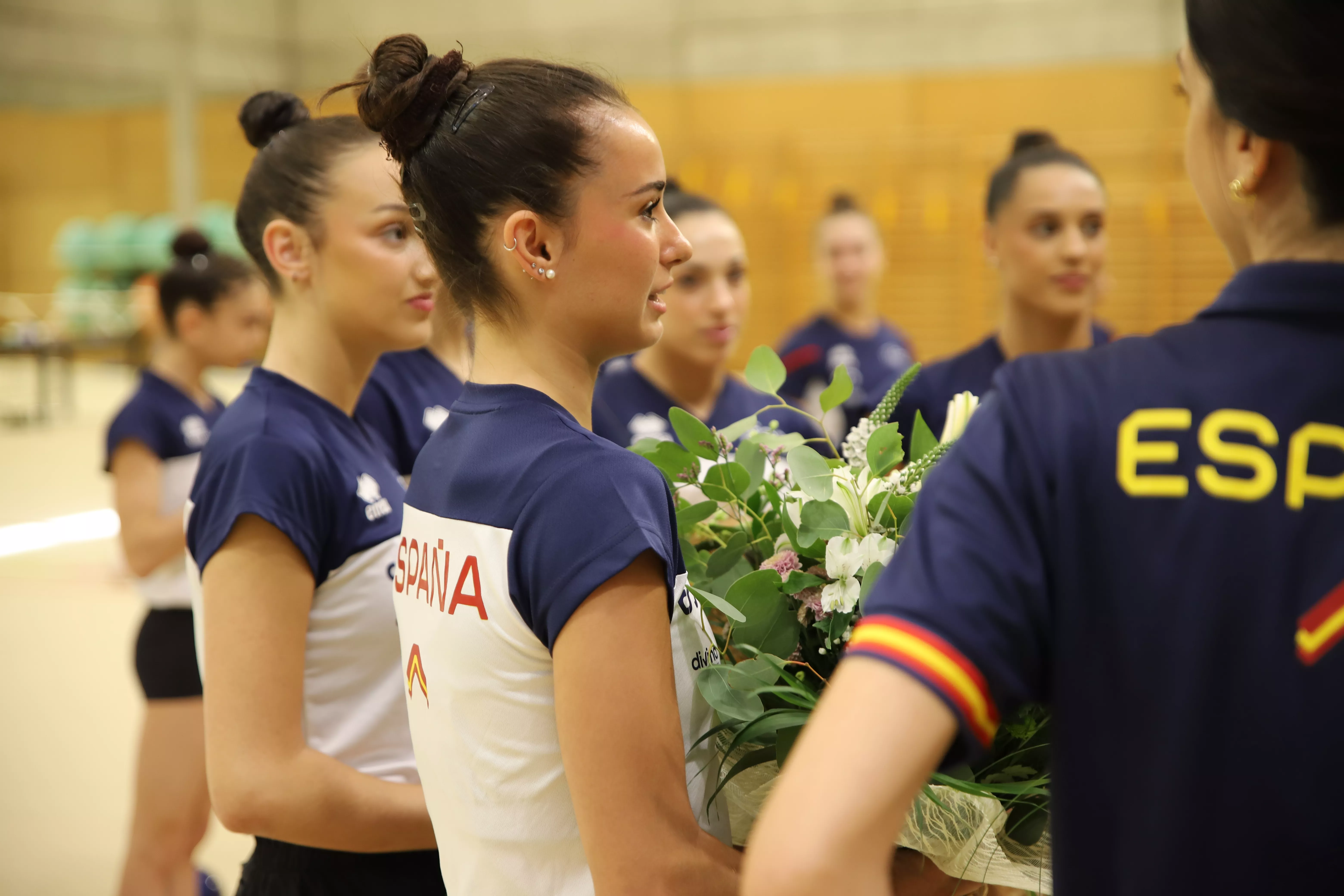 El presidente del CSD con el equipo español de gimnasia rítmica