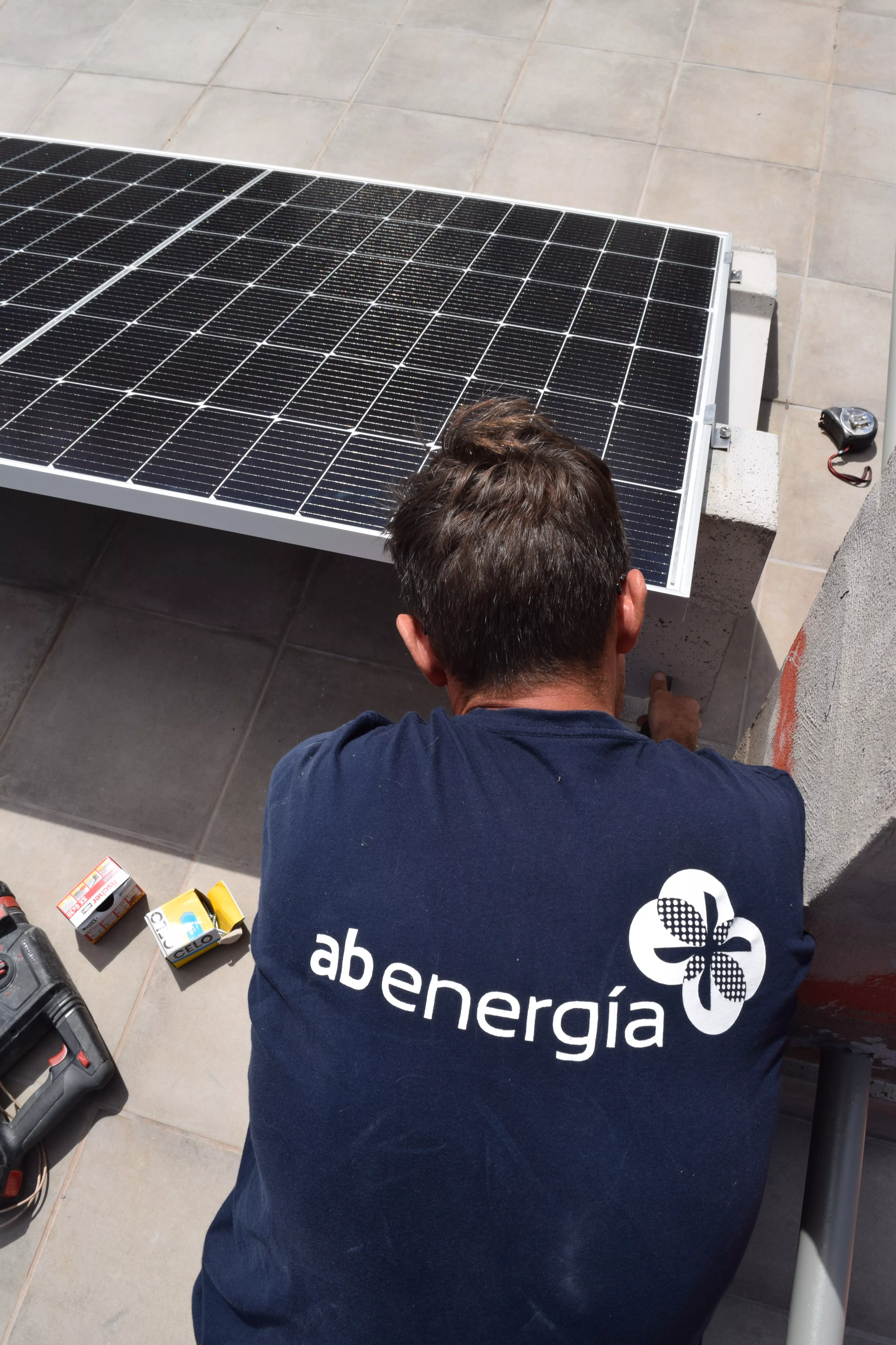 Operario de AB Energía