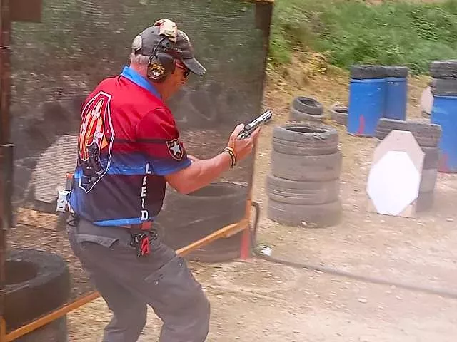 Óscar Aladrén en un ejercicio. Gran actuación del Tiro Loreto en Lérida.