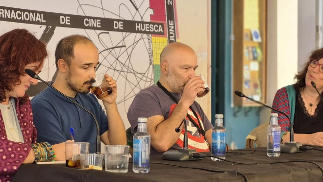 Ricardo Vieira, Nuno Beato y Chus Fenero, en el "Vermú con" del Festival de Cine de Huesca. Foto Myriam Martínez Ricardo Vieira, Nuno Beato y Chus Fenero, en el "Vermú con" del Festival de Cine de Huesca. Foto Myriam Martínez