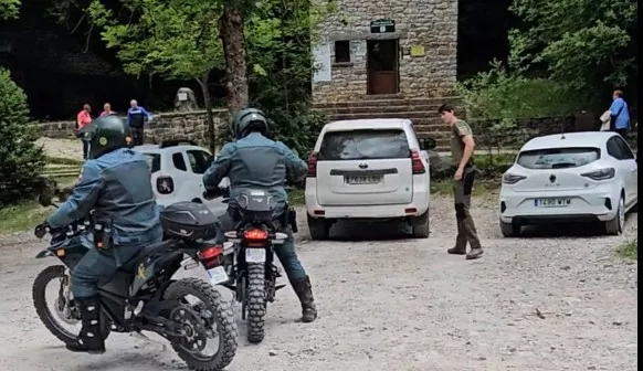 El Seprona con sus dos motos eléctricas