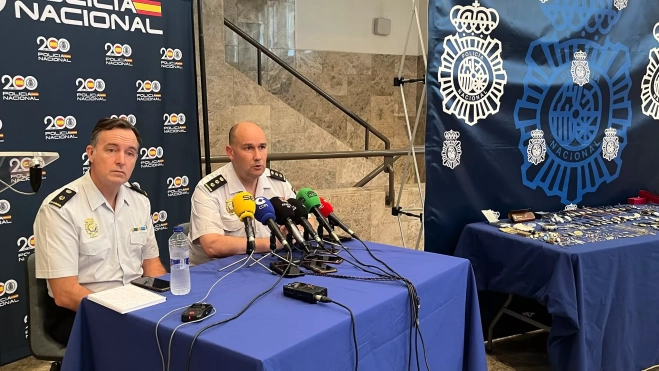 Gabriel Atarés y Luis Fernando Ascaso han dado a conocer los detalles de la operación. Foto Mercedes Manterola Gabriel Atarés y Luis Fernando Ascaso han dado a conocer los detalles de la operación. Foto Mercedes Manterola