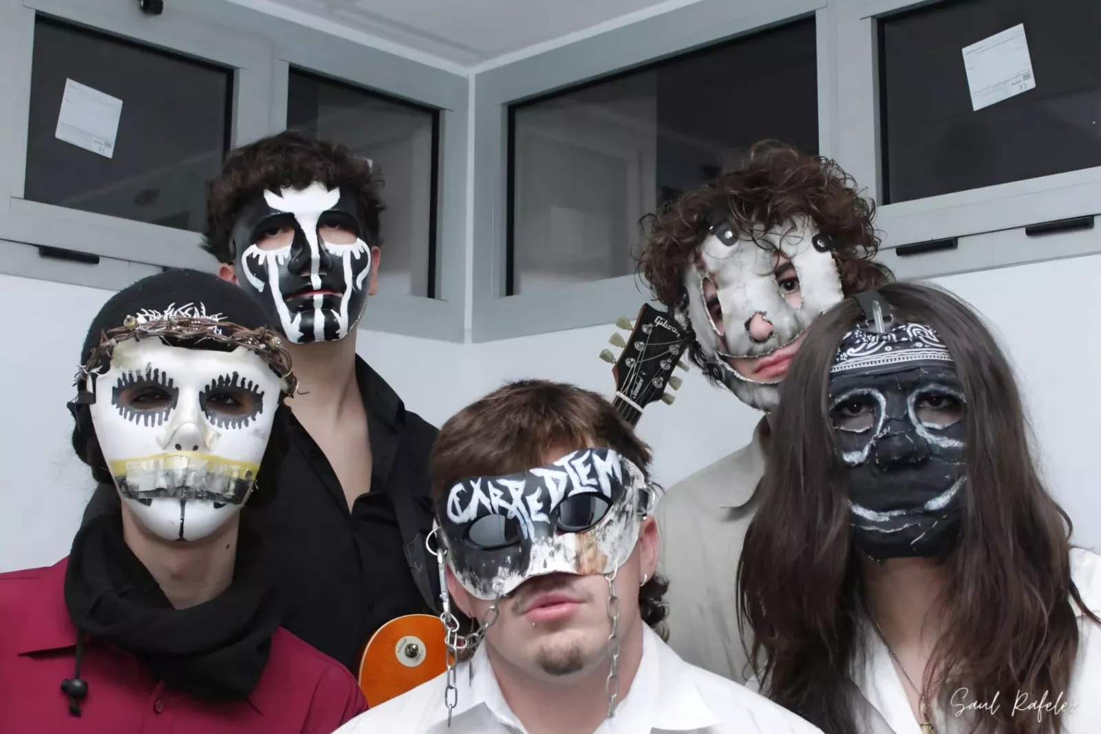 Trece Abismos debuta en Huesca con una descarga de metal alternativo en El Refugio de la Bohemia.
