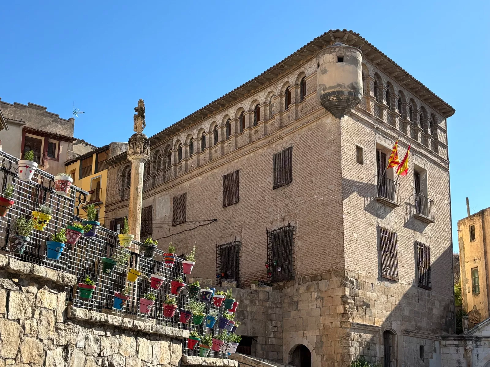La Asociación Down Huesca en el cierre del programa Recreando Cultura. 