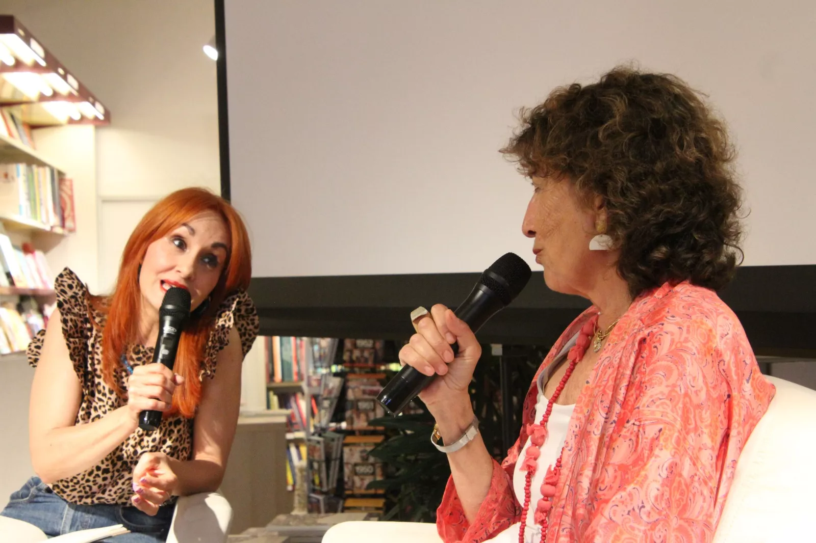 Angélica Morales y Macu Armisén. Foto Carlos Neofato