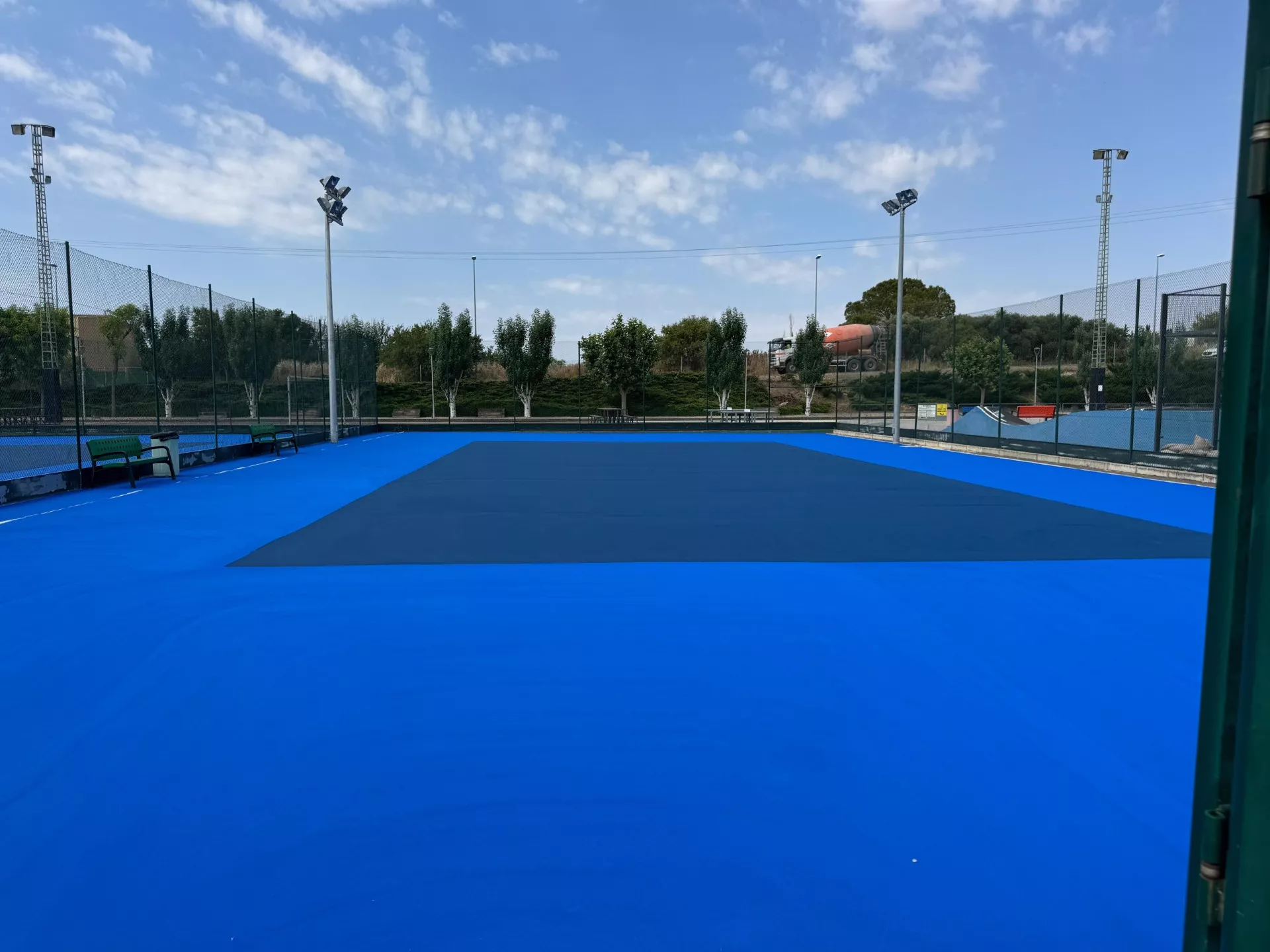 Pistas de tenis de Binéfar tras las obras.