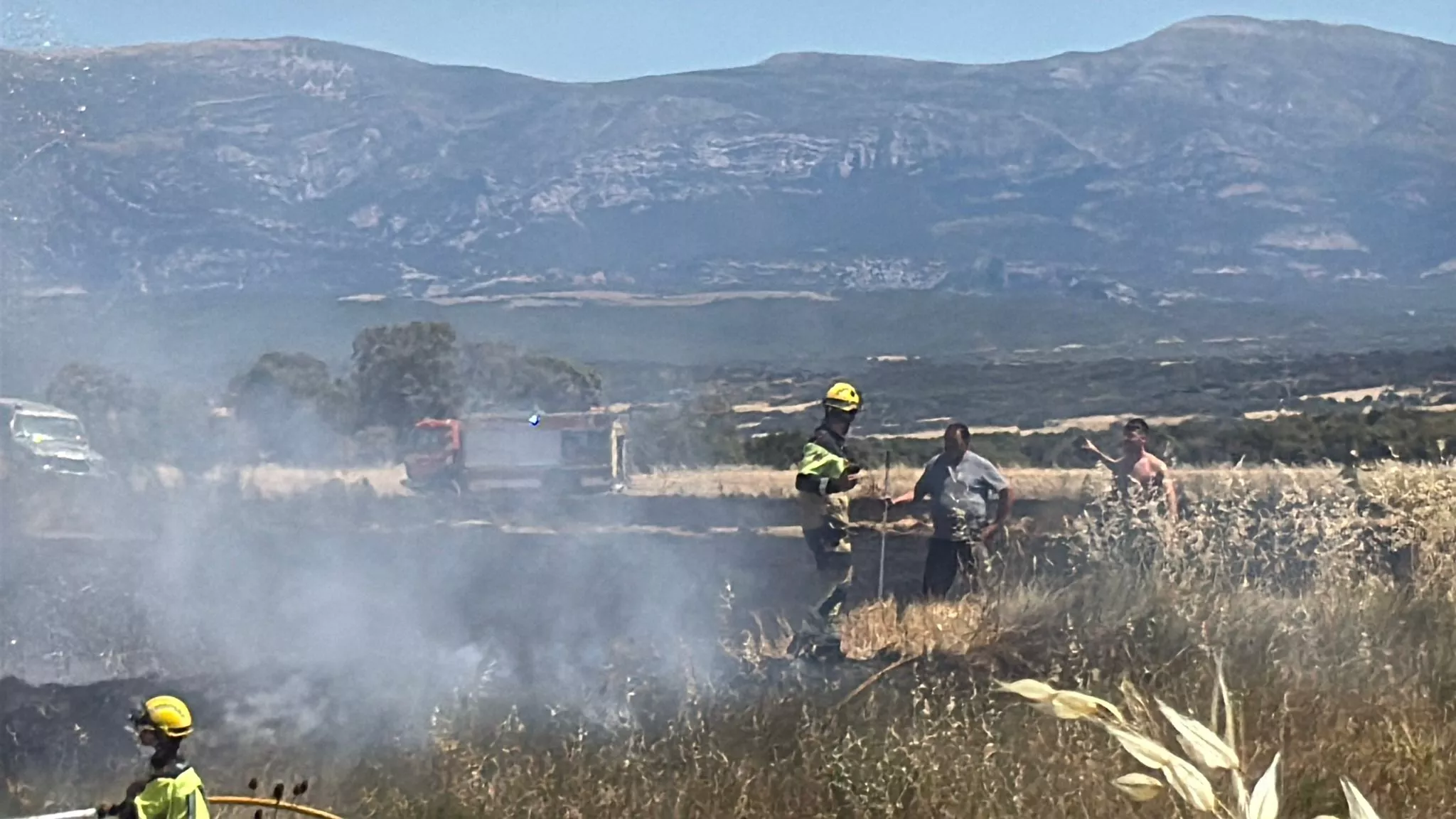 Incendio en campos de cereal en Loporzano. Foto Ignacio Almudévar