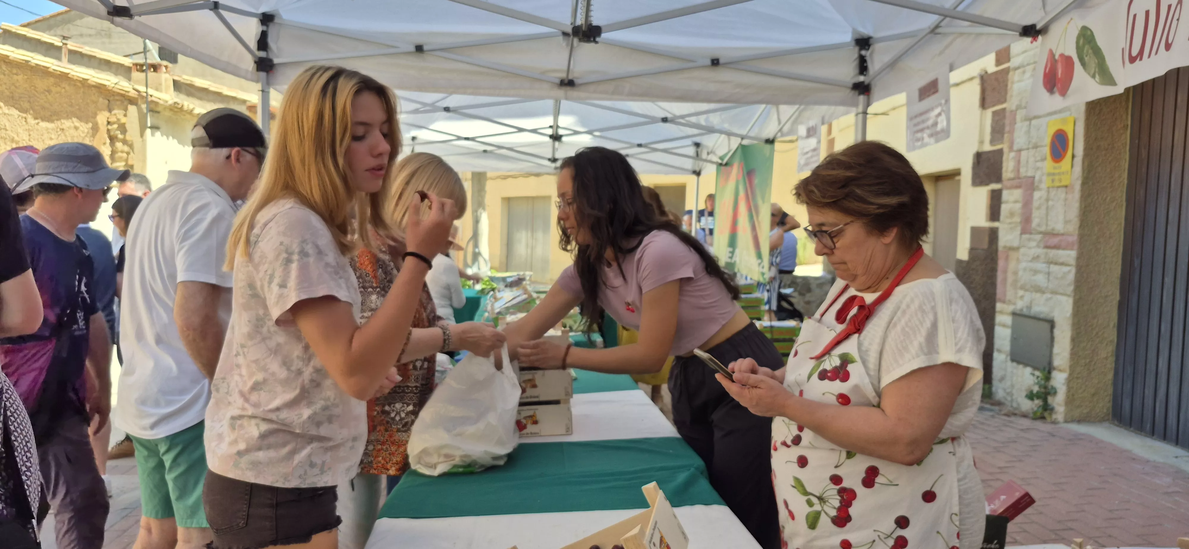 Feria de la Cereza de Bolea. Foto Myriam Martínez