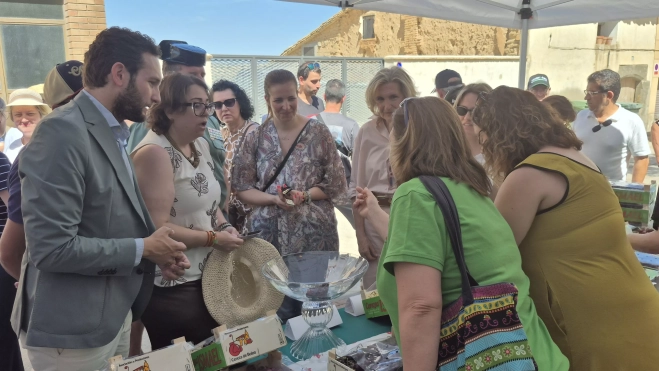 Feria de la Cereza de Bolea. Foto Myriam Martínez Feria de la Cereza de Bolea. Foto Myriam Martínez