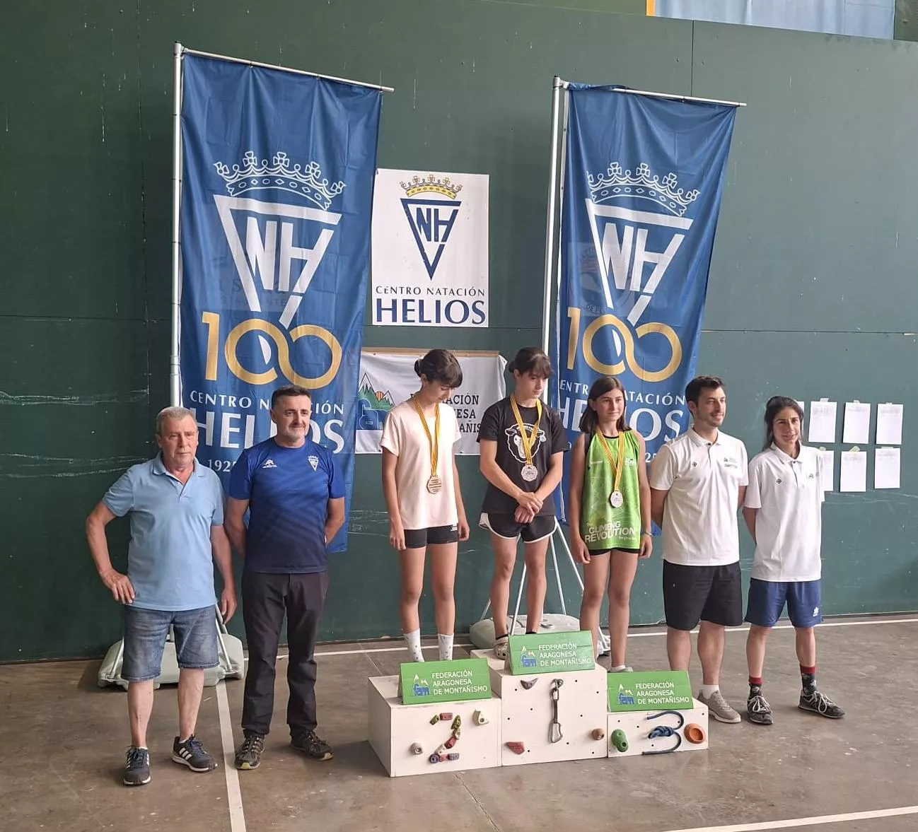 Podio femenino sub15 campeonato escolar aragón escalada dificultad