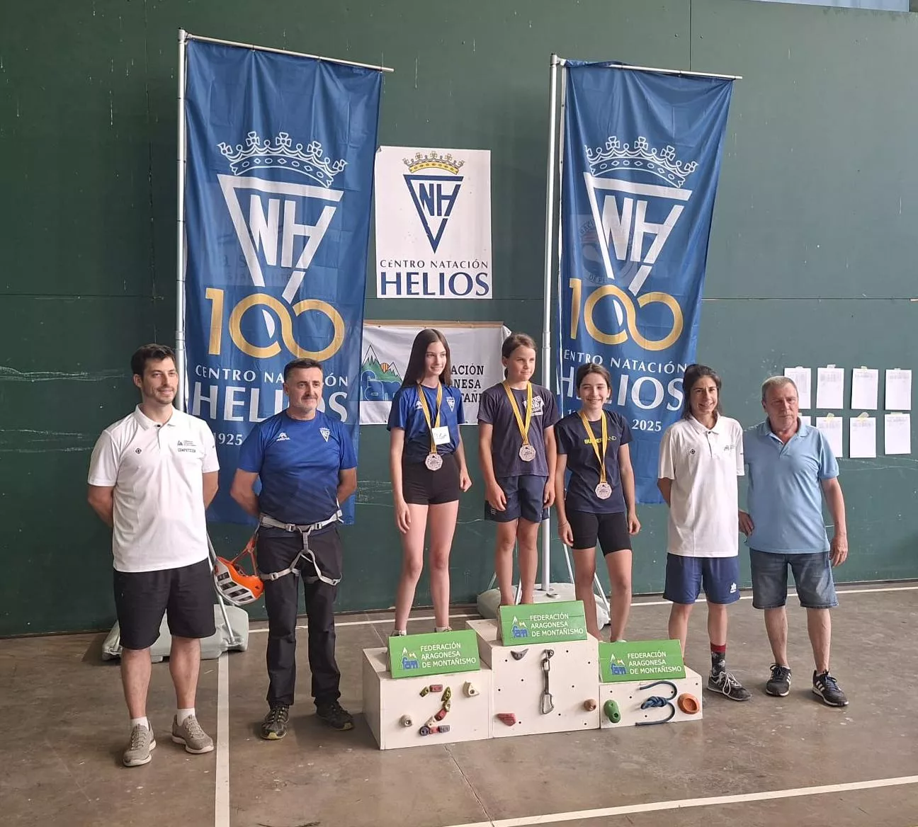 Podio femenino sub13 campeonato escolar aragón escalada dificultad