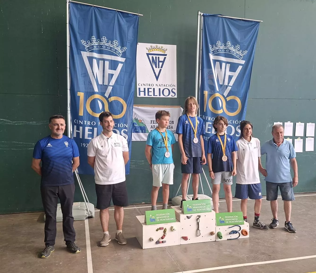 Podio masculino sub13 campeonato escolar aragón escalada dificultad