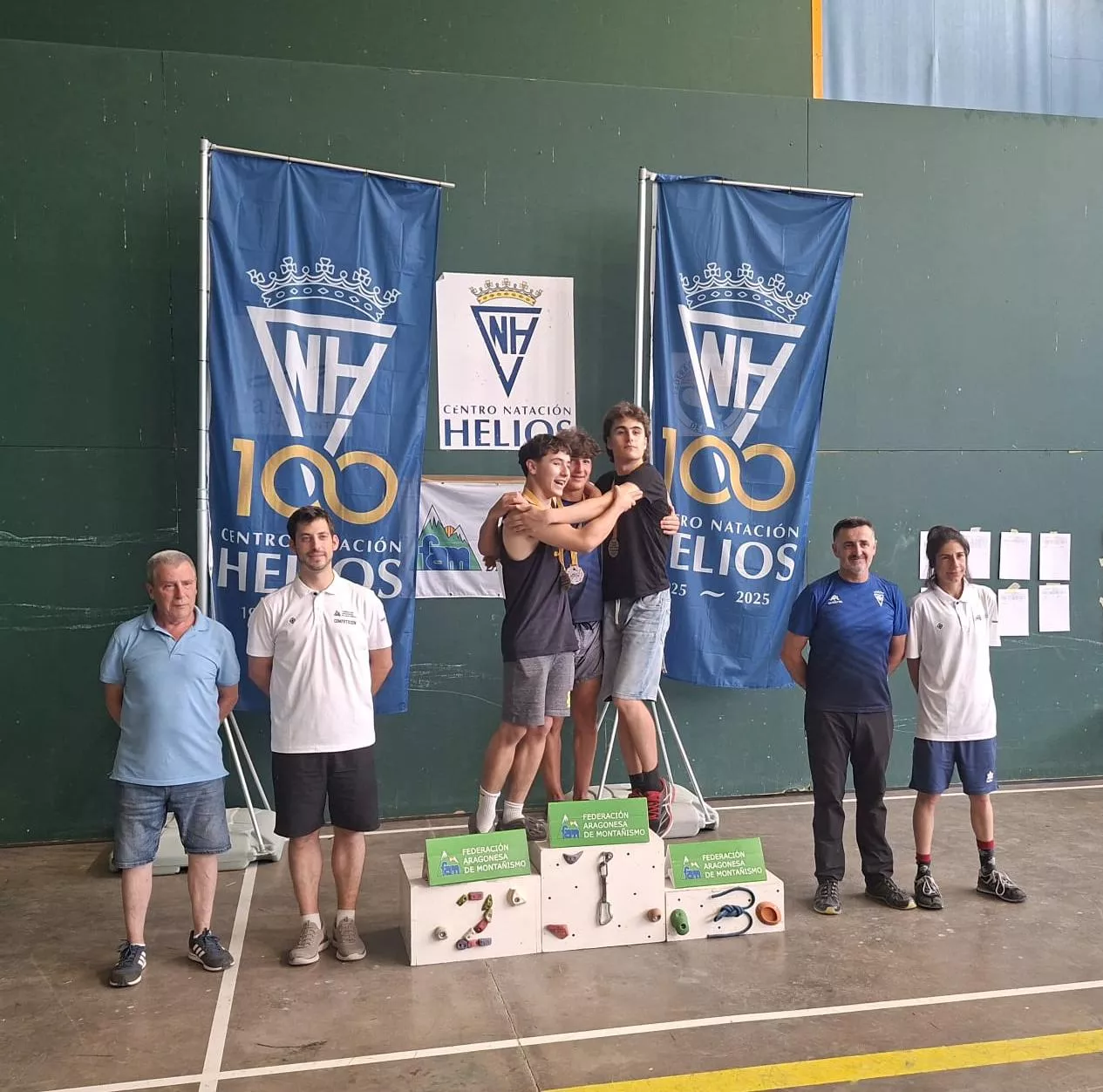 Podio masculino sub17 campeonato escolar aragón escalada dificultad