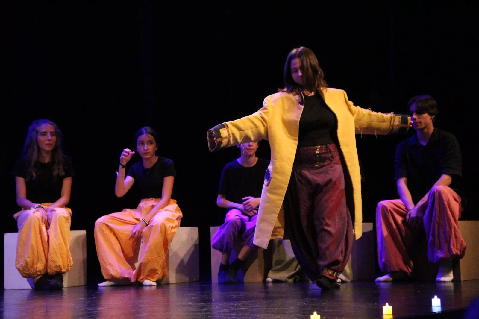 El grupo Croma en la Muestra de Teatro y Danza Joven. Foto Carlos Neofato
