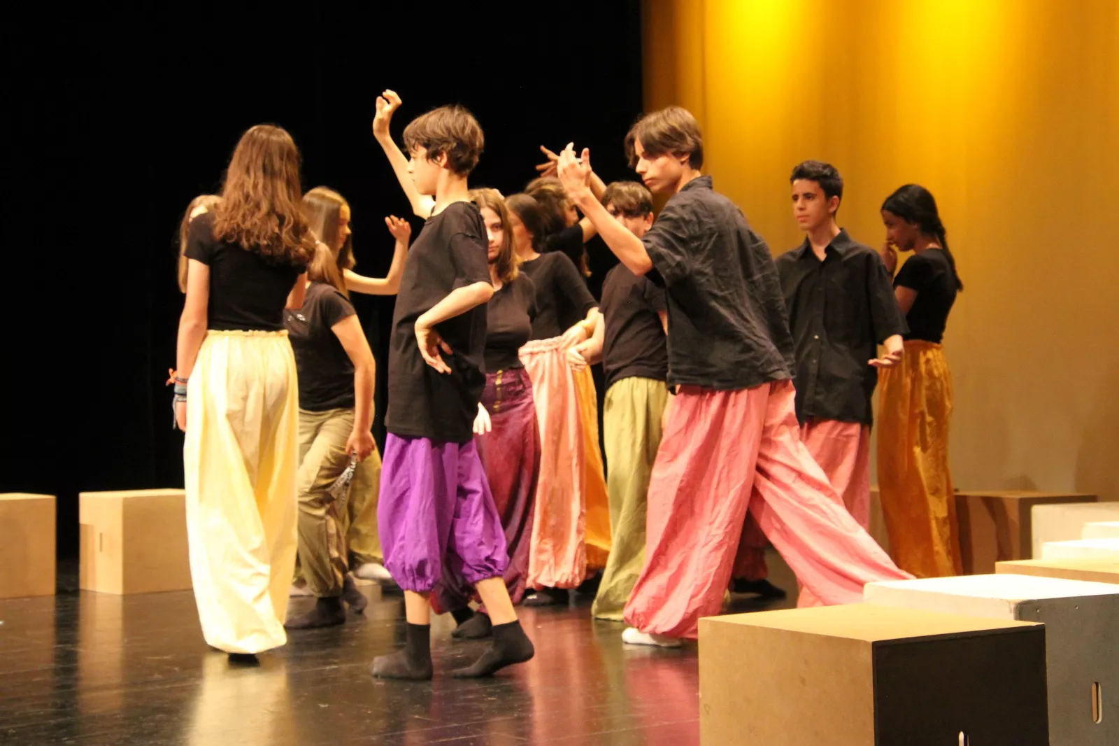 El grupo Croma en la Muestra de Teatro y Danza Joven. Foto Carlos Neofato