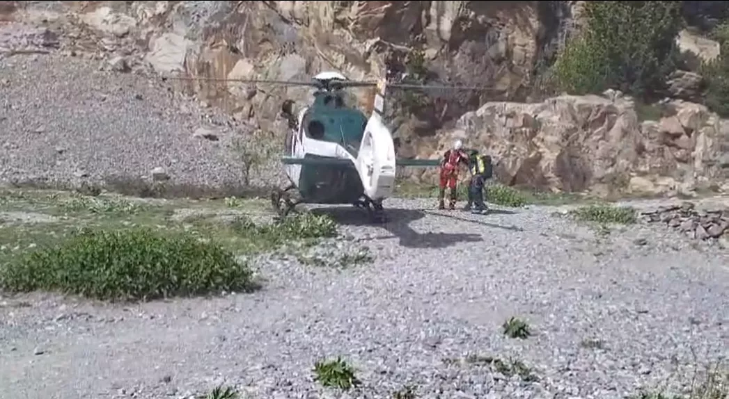 Caídas y lesiones disparan los rescates en el Pirineo a las puertas del verano .
