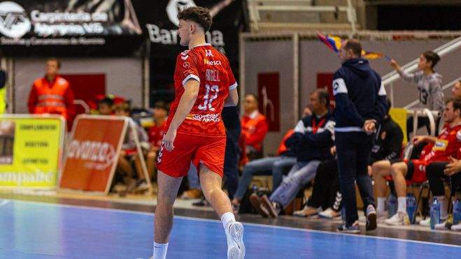 Ángel Calvo, el día de su debut con el Bada Huesca ante el Barça Ángel Calvo, el día de su debut con el Bada Huesca ante el Barça