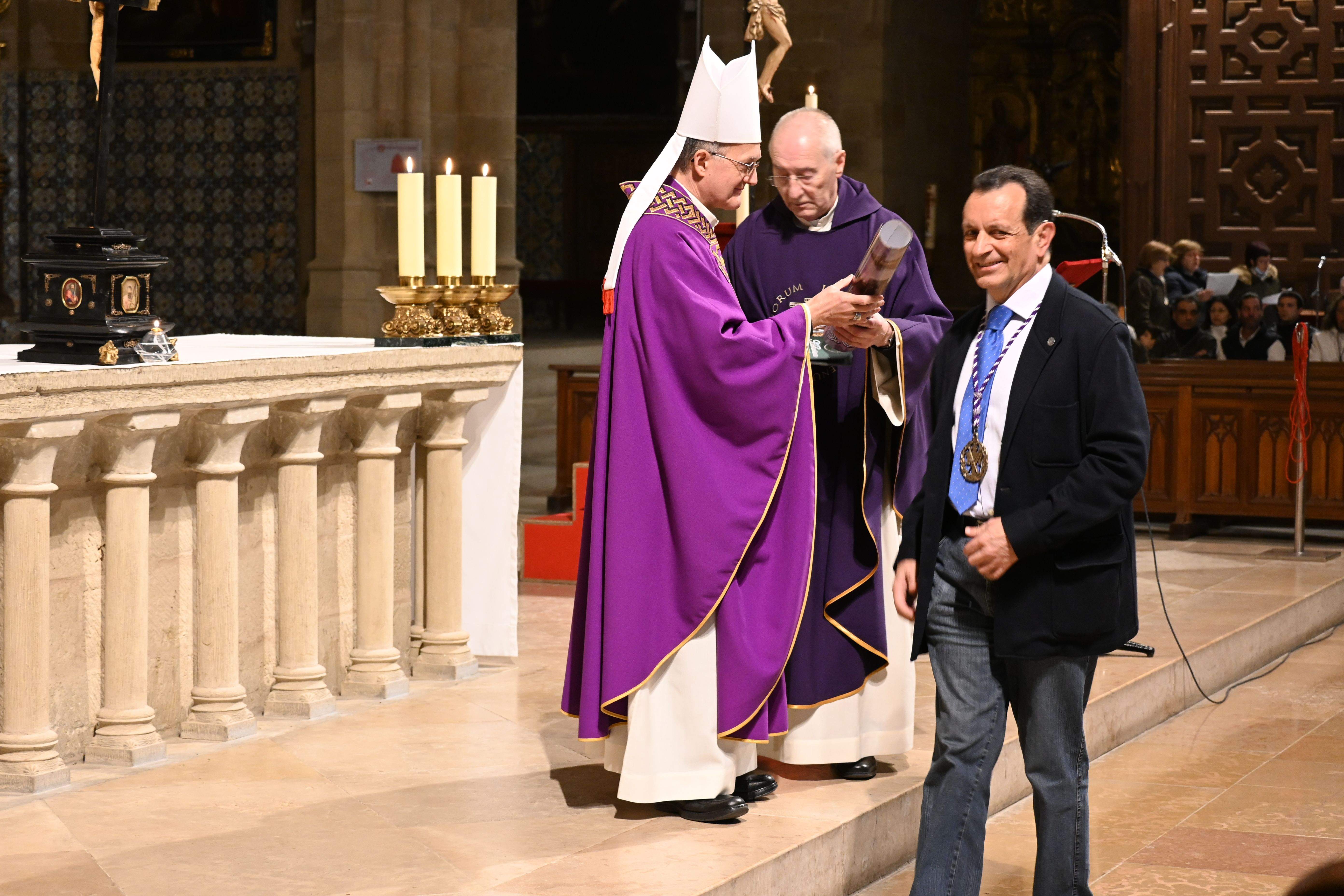 Imposición de Ceniza en la Catedral de Huesca. Foto Carlos Jalle