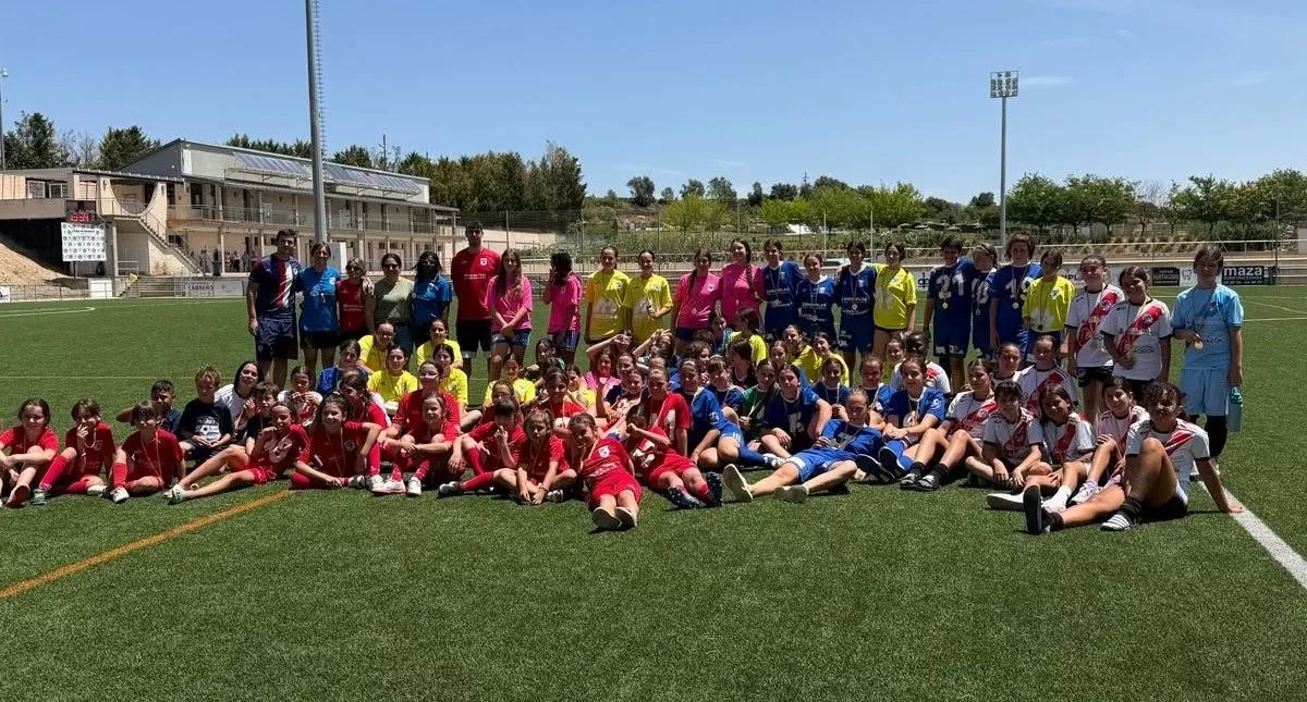 Más de 120 niñas disfrutan de la II edición del Torneo de Fútbol Maderas Planes