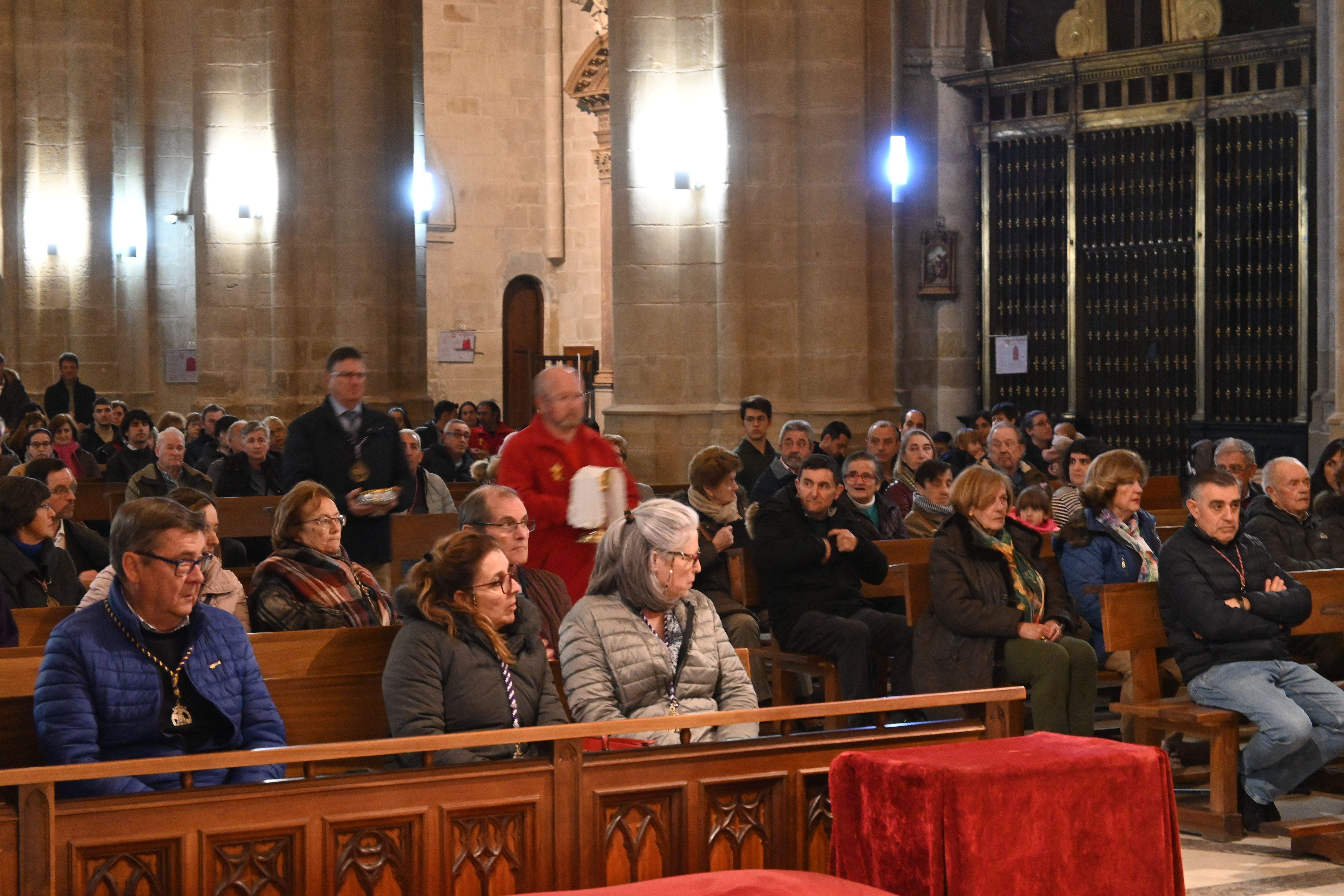 Imposición de Ceniza en la Catedral de Huesca. Foto Carlos Jalle