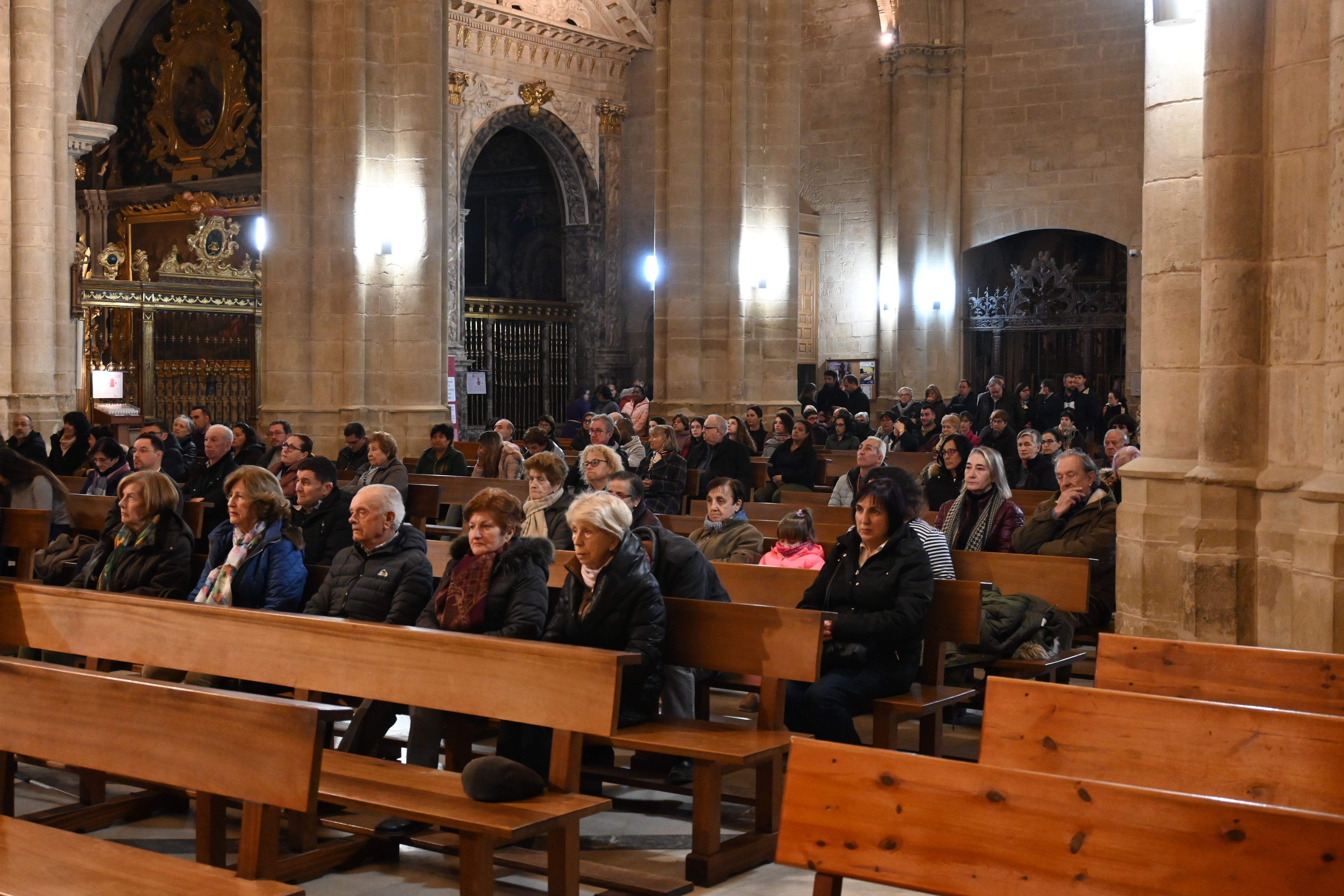 Imposición de Ceniza en la Catedral de Huesca. Foto Carlos Jalle