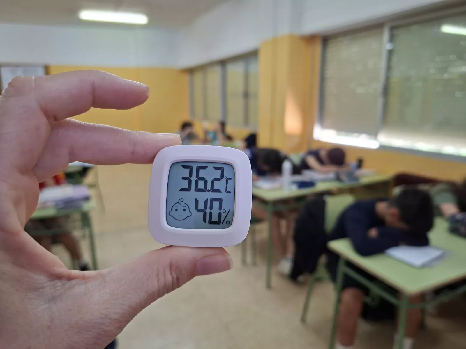 CCOO denuncia ante Inspección de Trabajo las altas temperaturas en los centros educativos de la provincia.