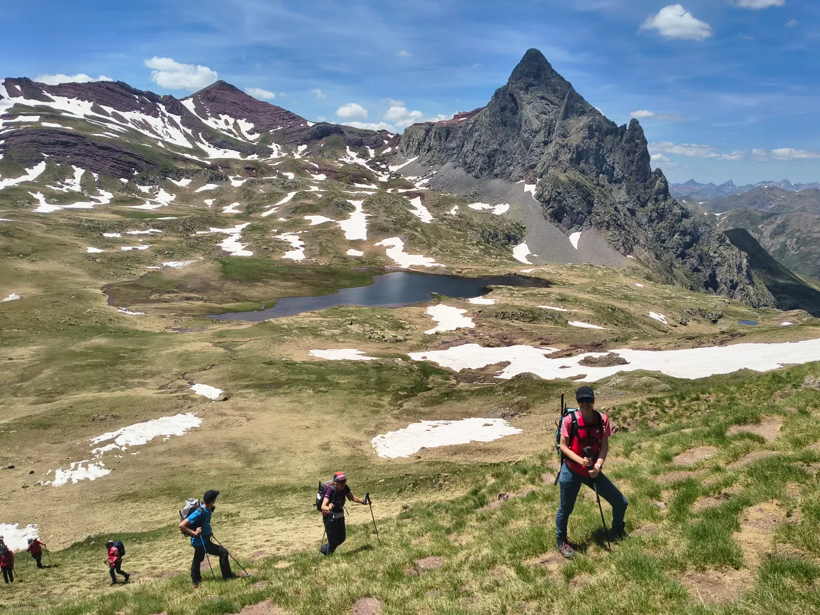 Vértice y pico del Anayet y los lagos