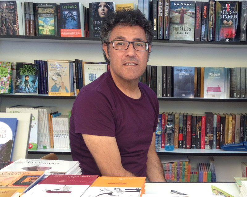 El escritor Daniel Nesquens.