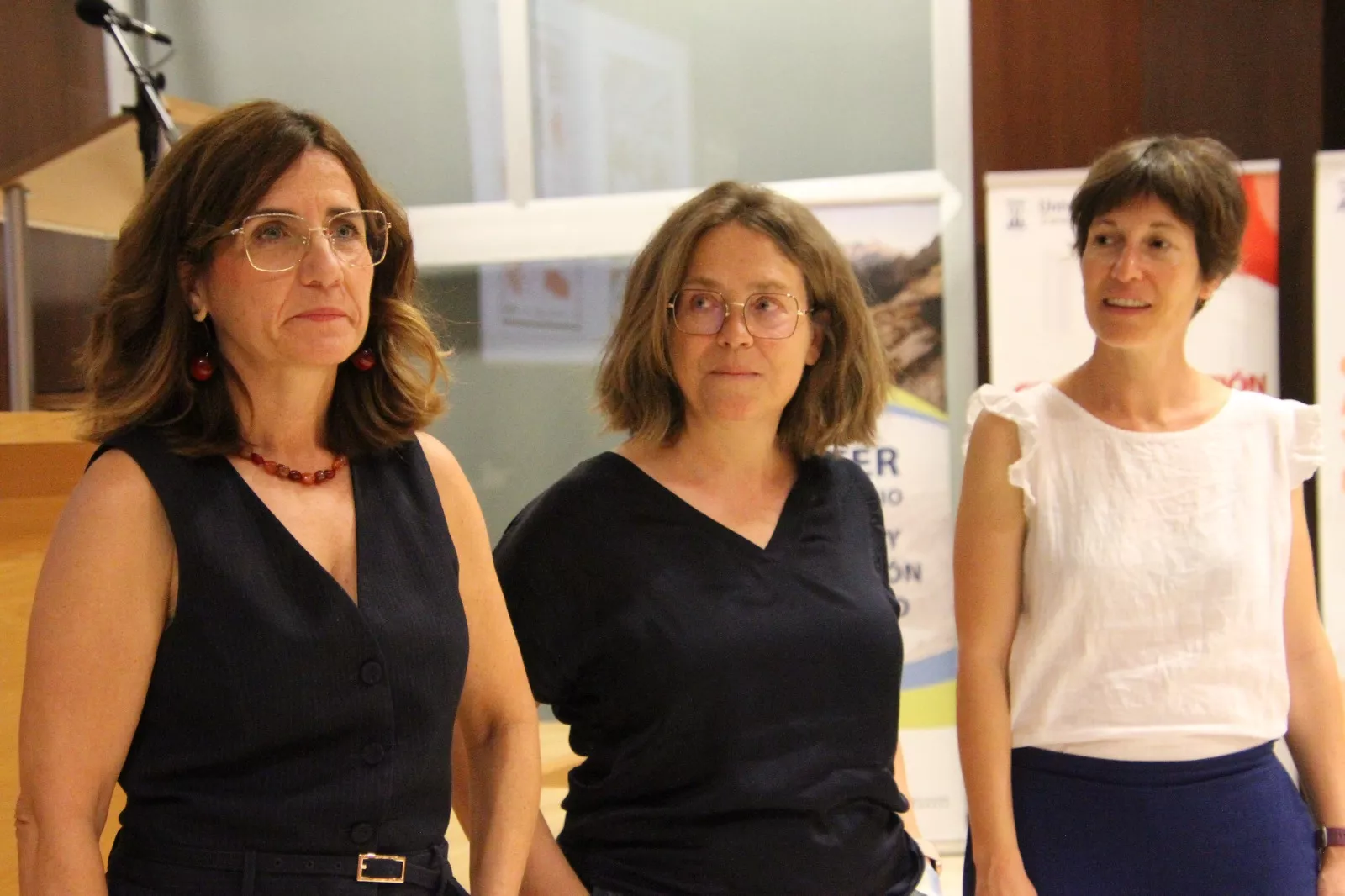 Teresa Sanclemente, Sara Remón y Sara Malo. Unizar Kids: Cómo será la vida en 2075 en el Campus de Huesca. Foto Carlos Neofato Unizar Kids: Cómo será la vida en 2075 en el Campus de Huesca. Foto Carlos Neofato